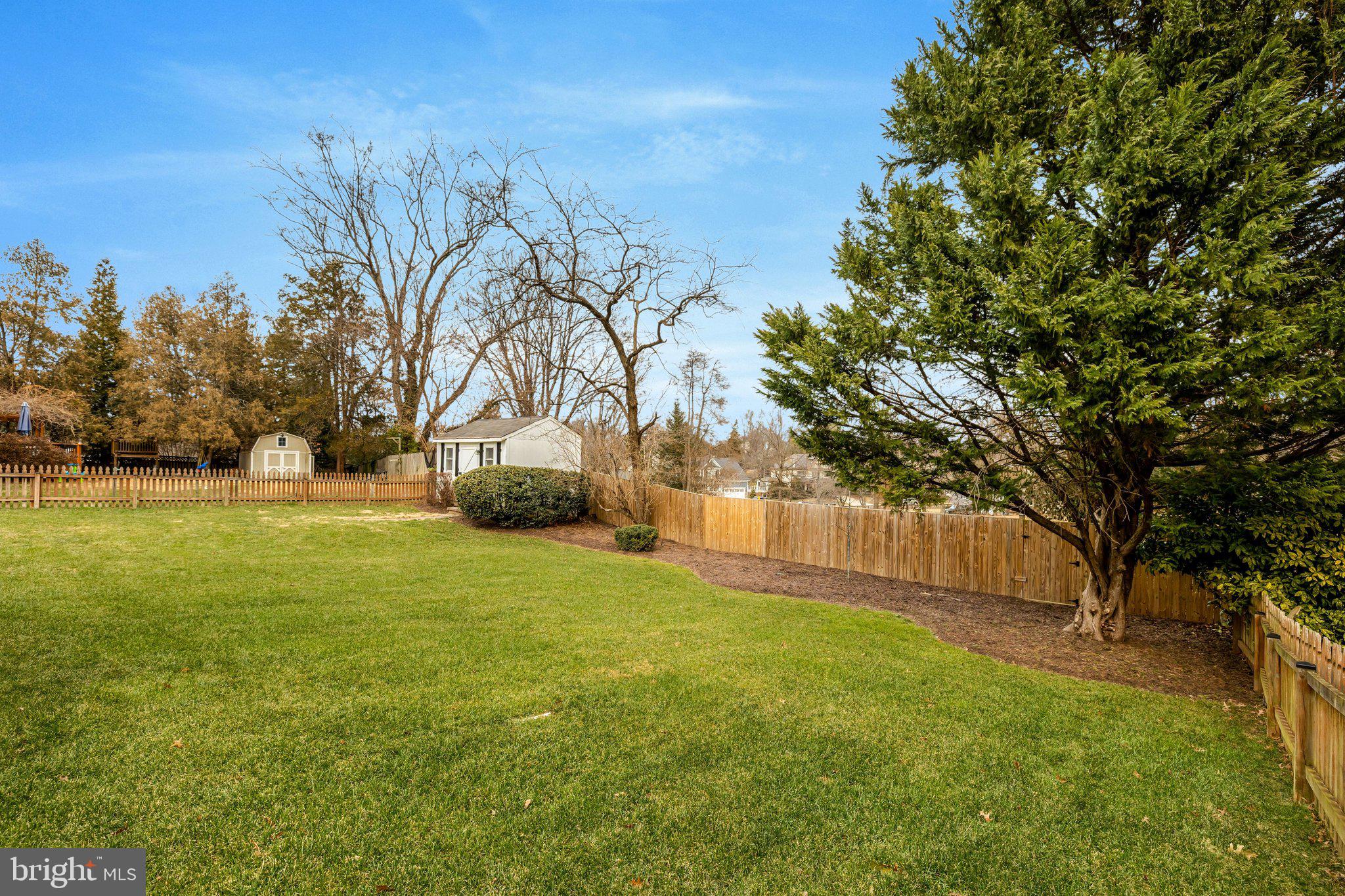 EASTBRIAR - Residential