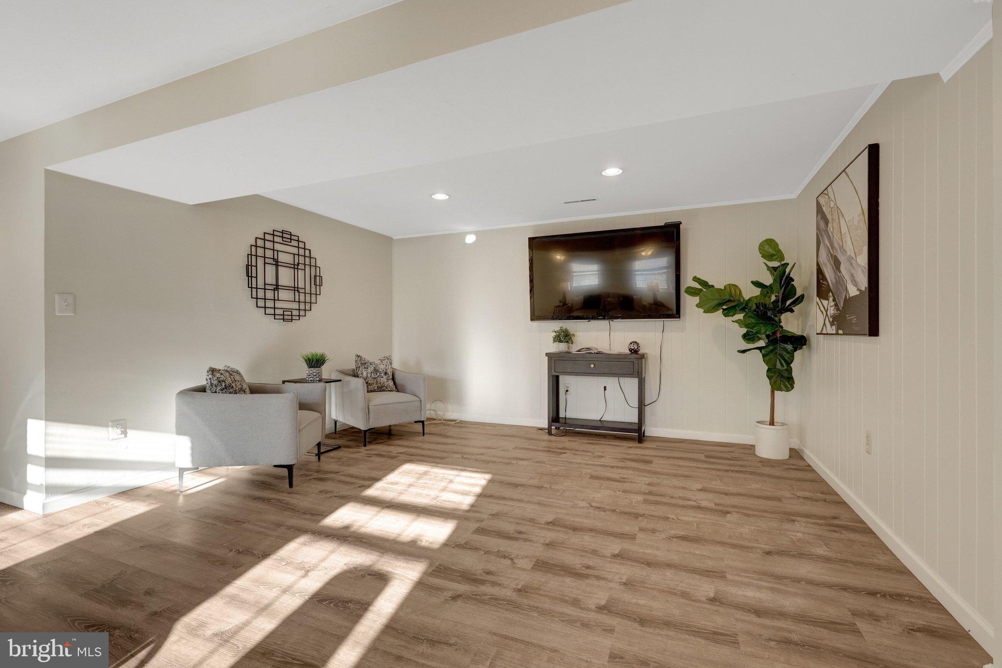 EASTBRIAR - Residential