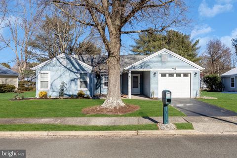 Photo of 38 Sheffield Drive, FORKED RIVER, NJ 08731 (MLS # NJOC2039396)