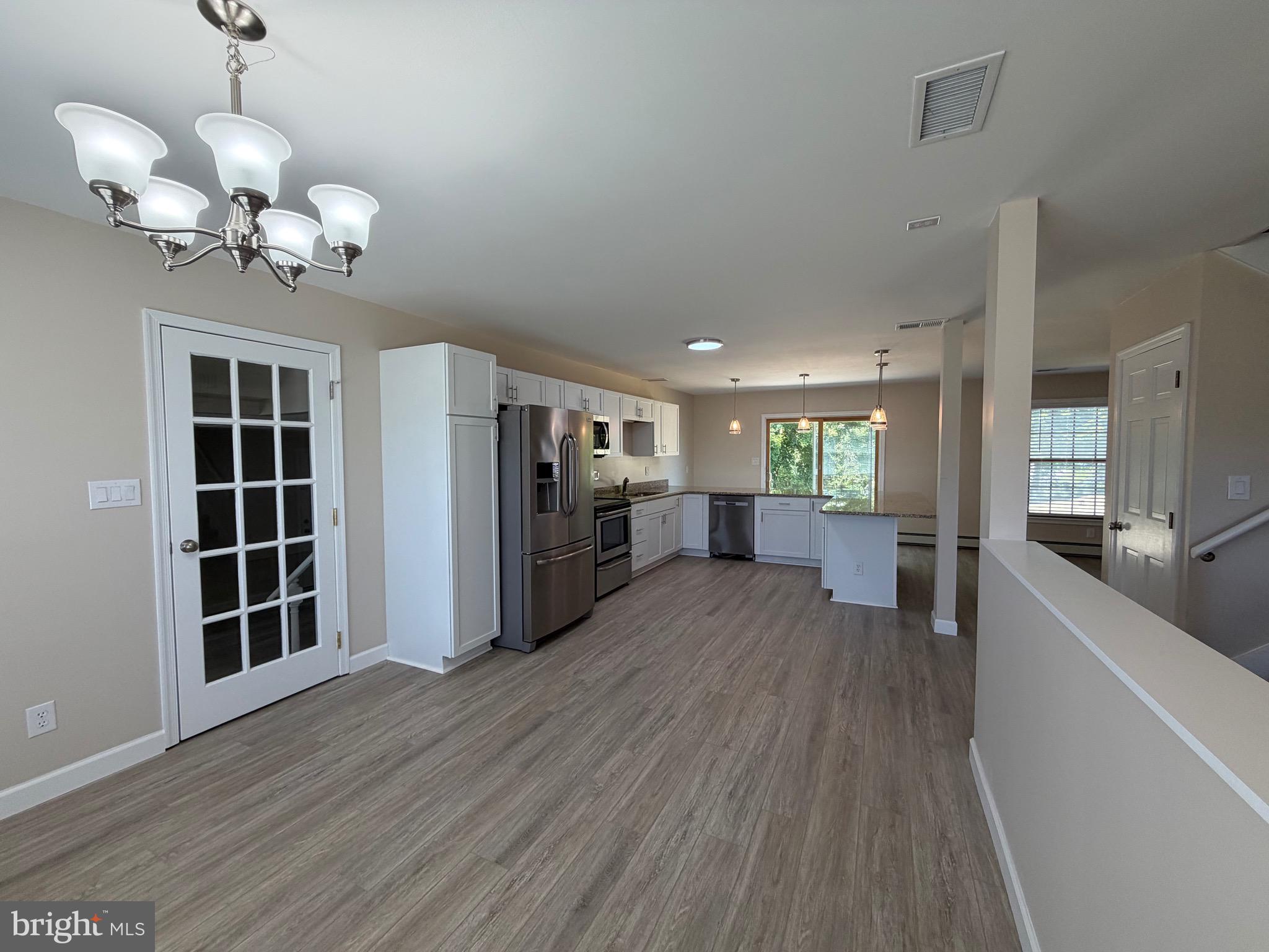 805 ANTRIM LANE