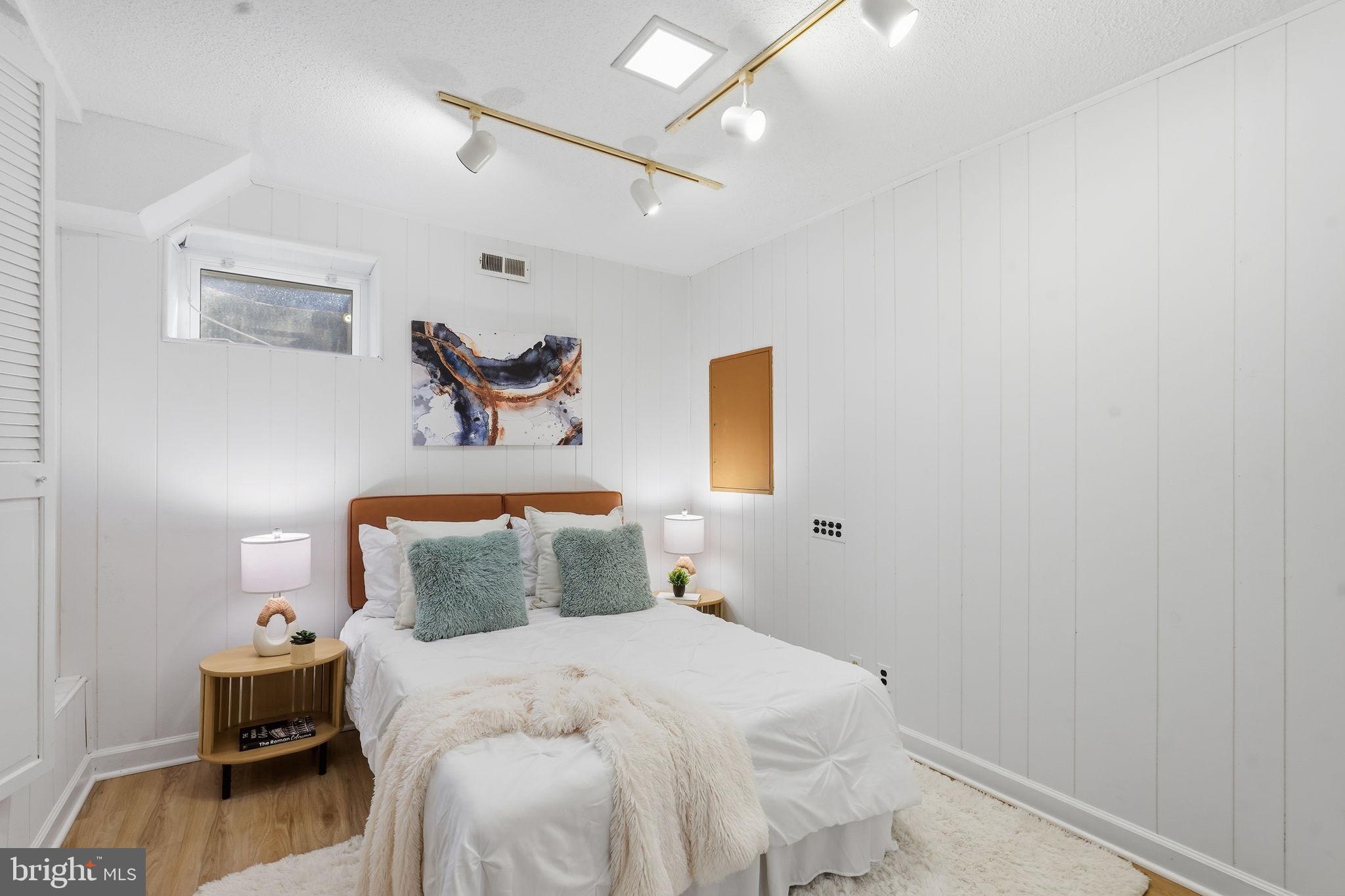 FAIRLINGTON VILLAGES - Residential