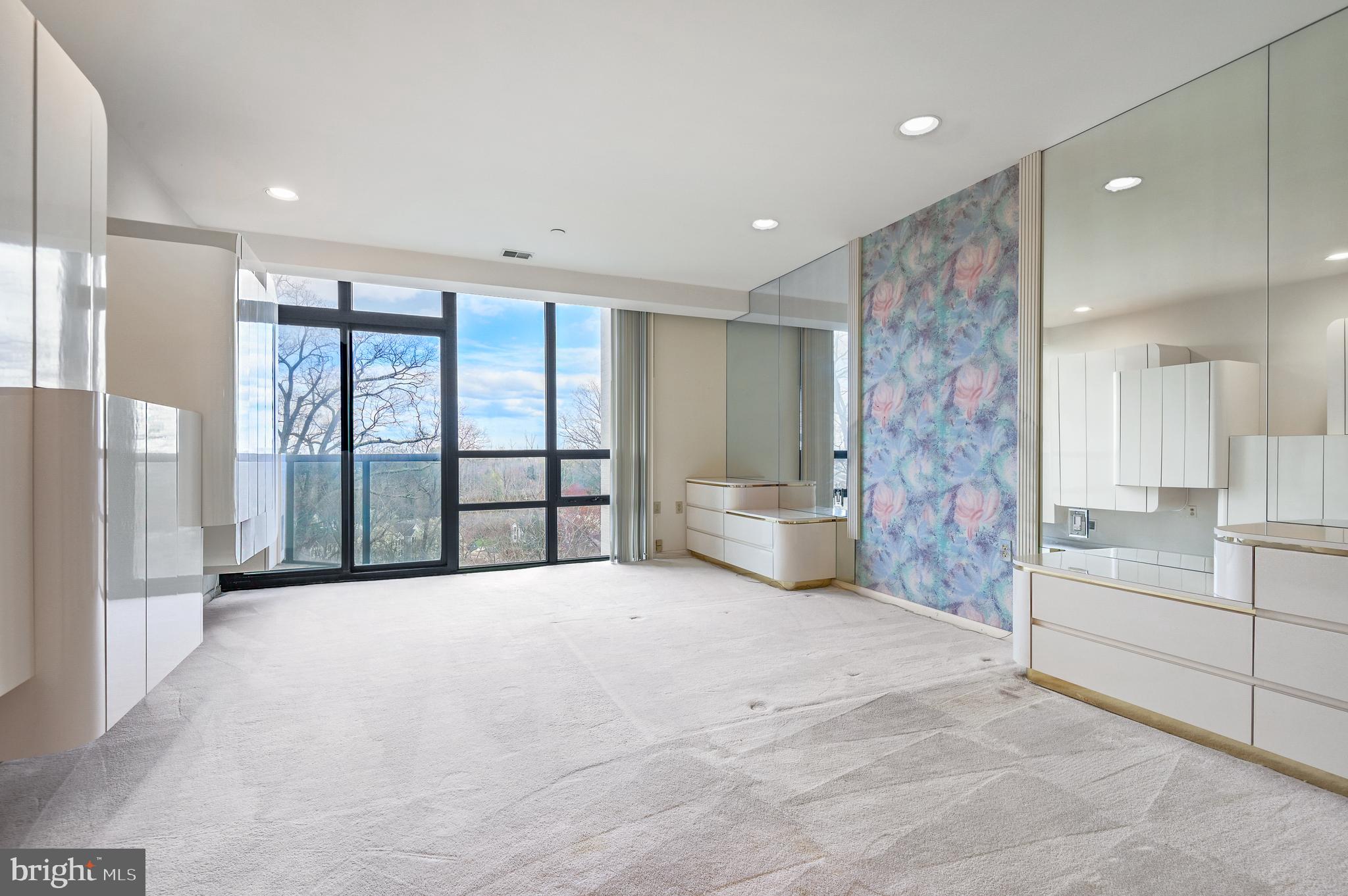 PAVILION IN THE PARK - Residential