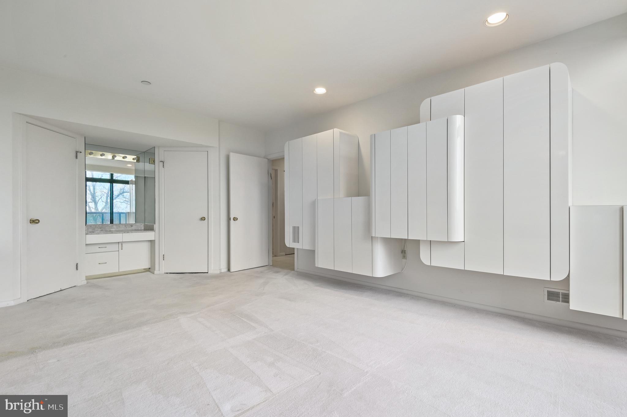 PAVILION IN THE PARK - Residential