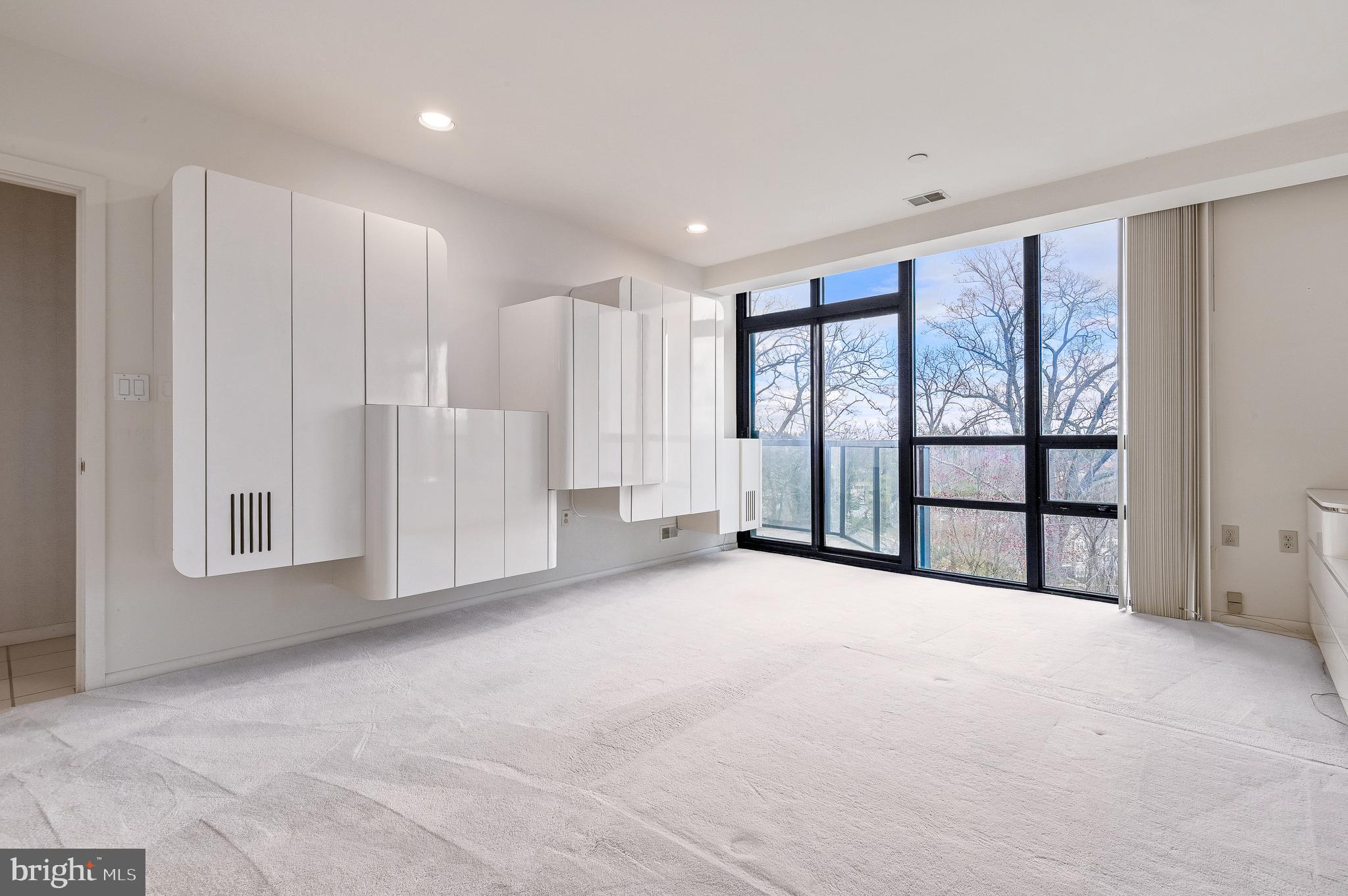 PAVILION IN THE PARK - Residential