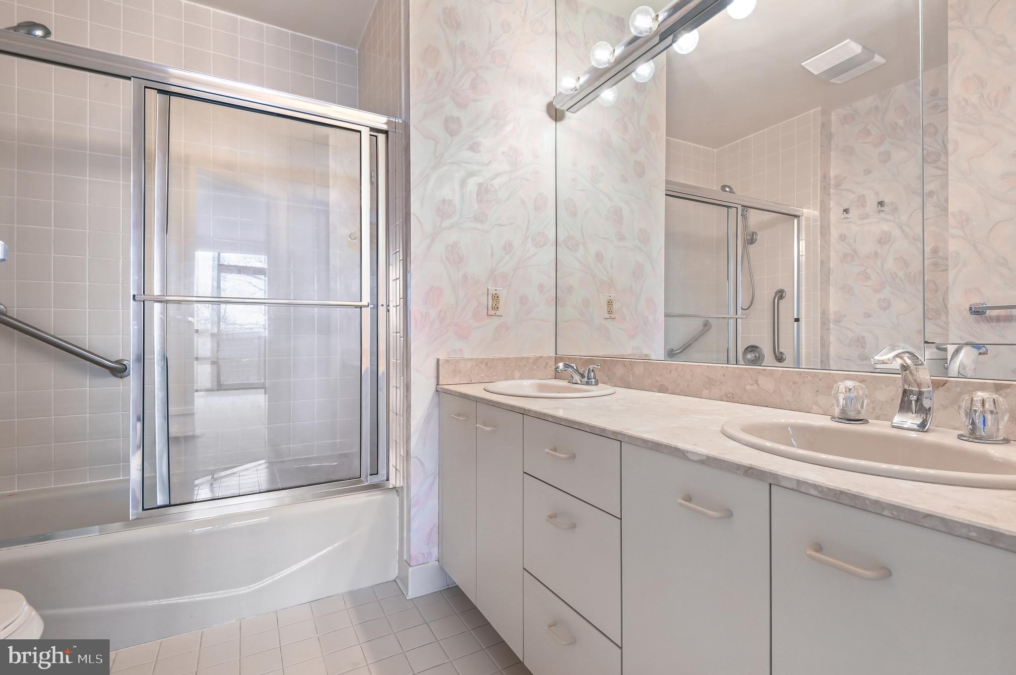 PAVILION IN THE PARK - Residential