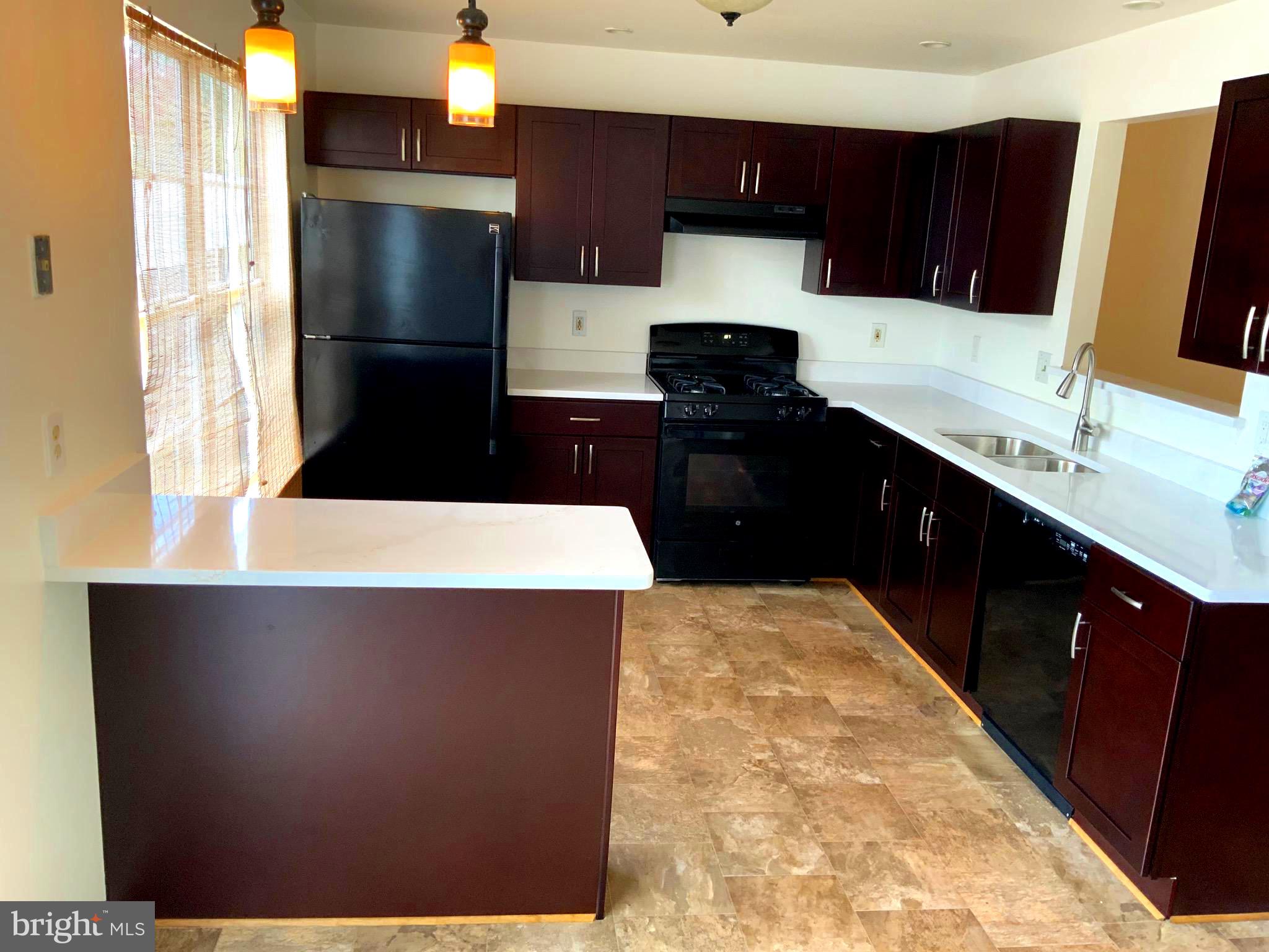 YORKSHIRE KNOLLS PLAT 12 - Residential Lease