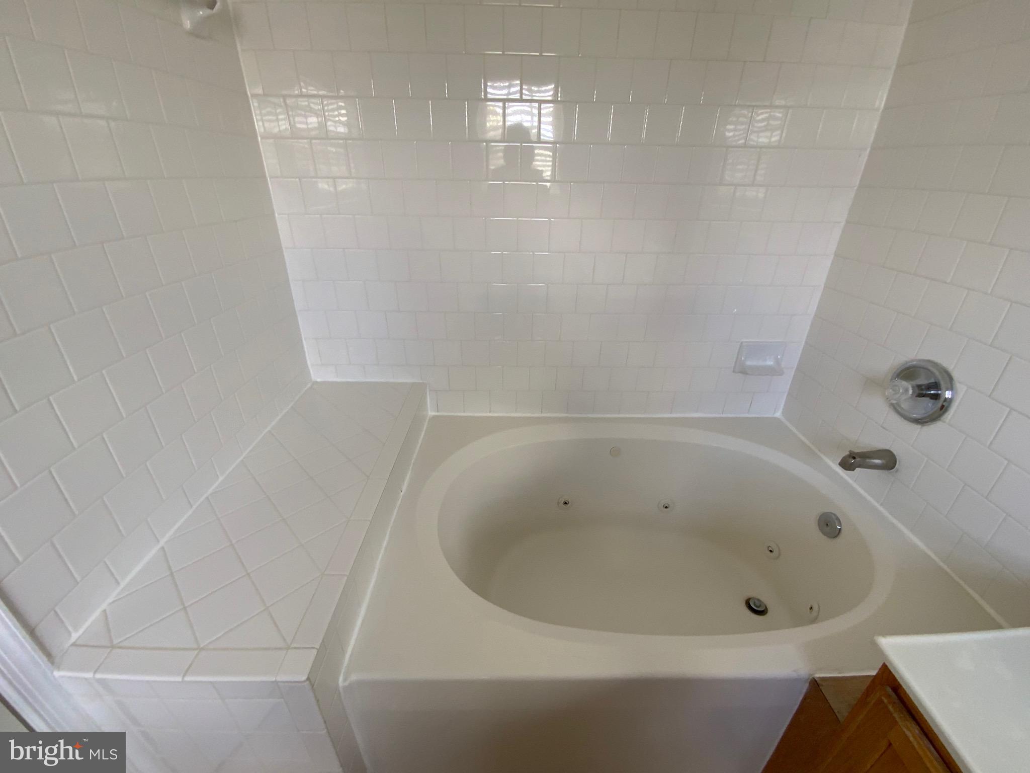 YORKSHIRE KNOLLS PLAT 12 - Residential Lease