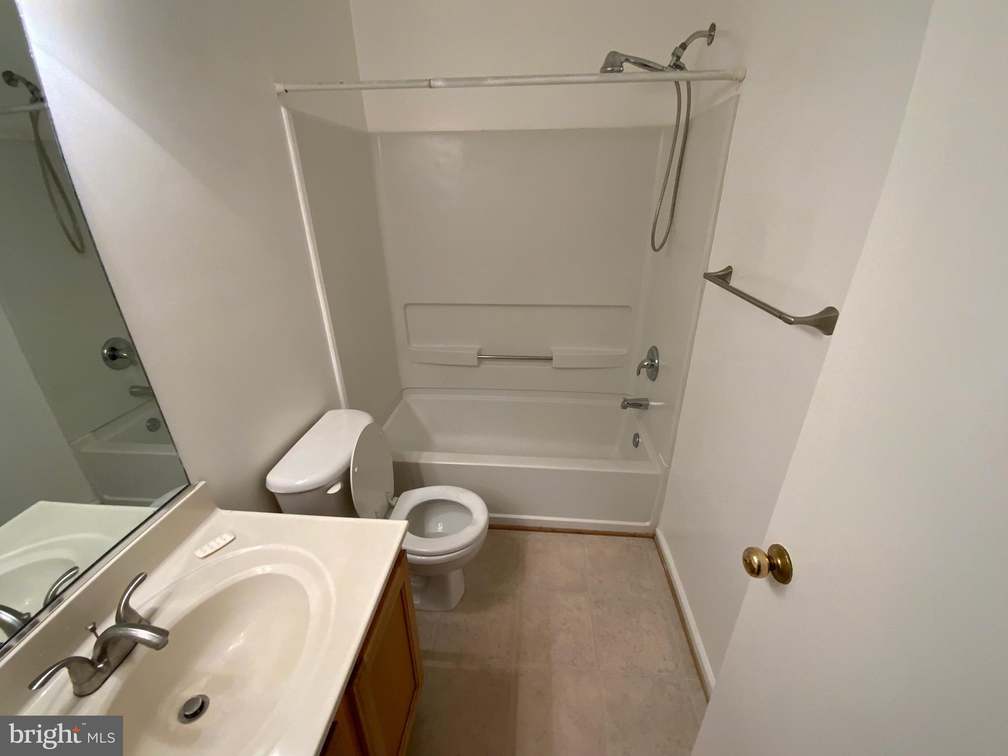 YORKSHIRE KNOLLS PLAT 12 - Residential Lease