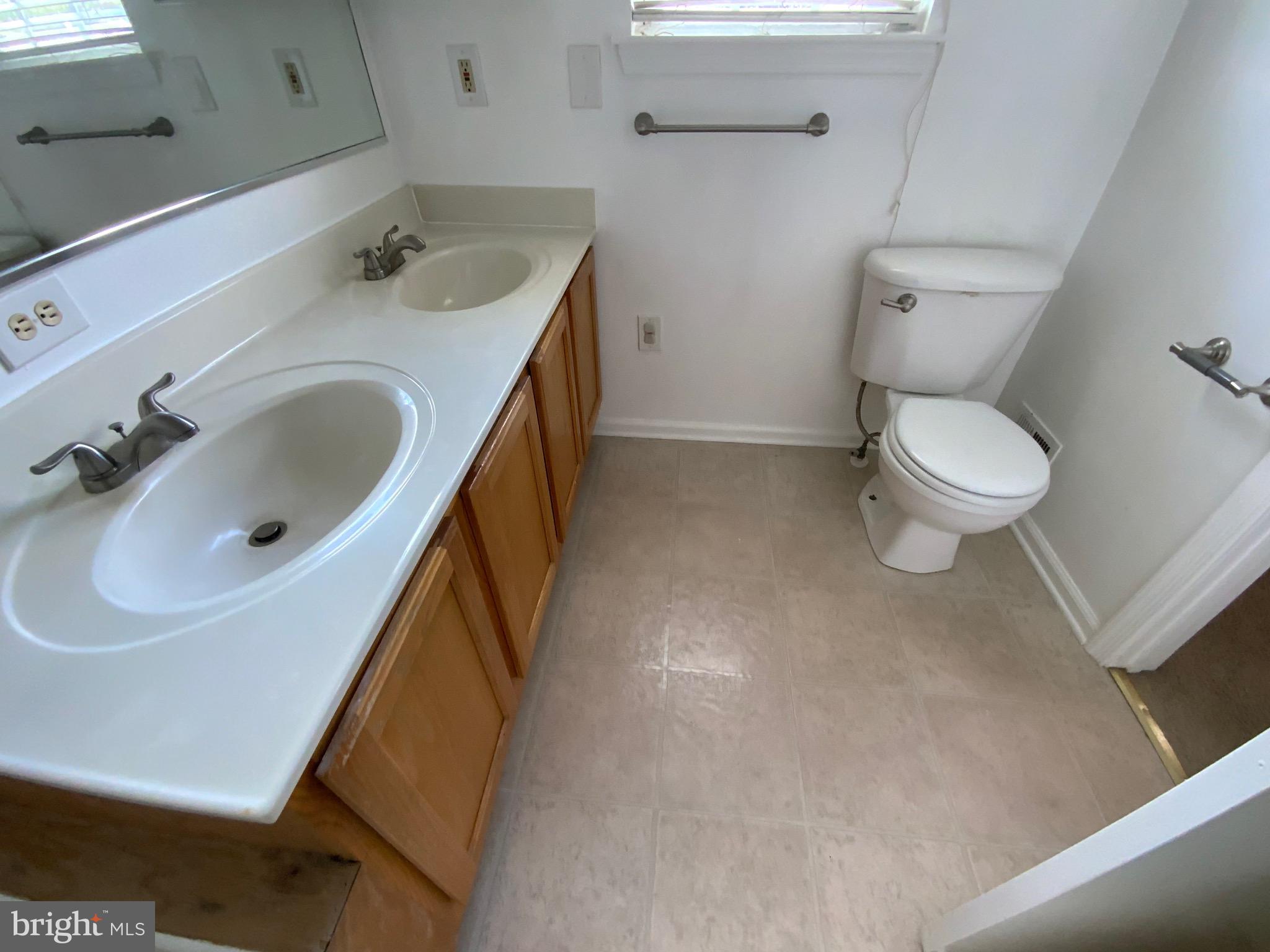 YORKSHIRE KNOLLS PLAT 12 - Residential Lease