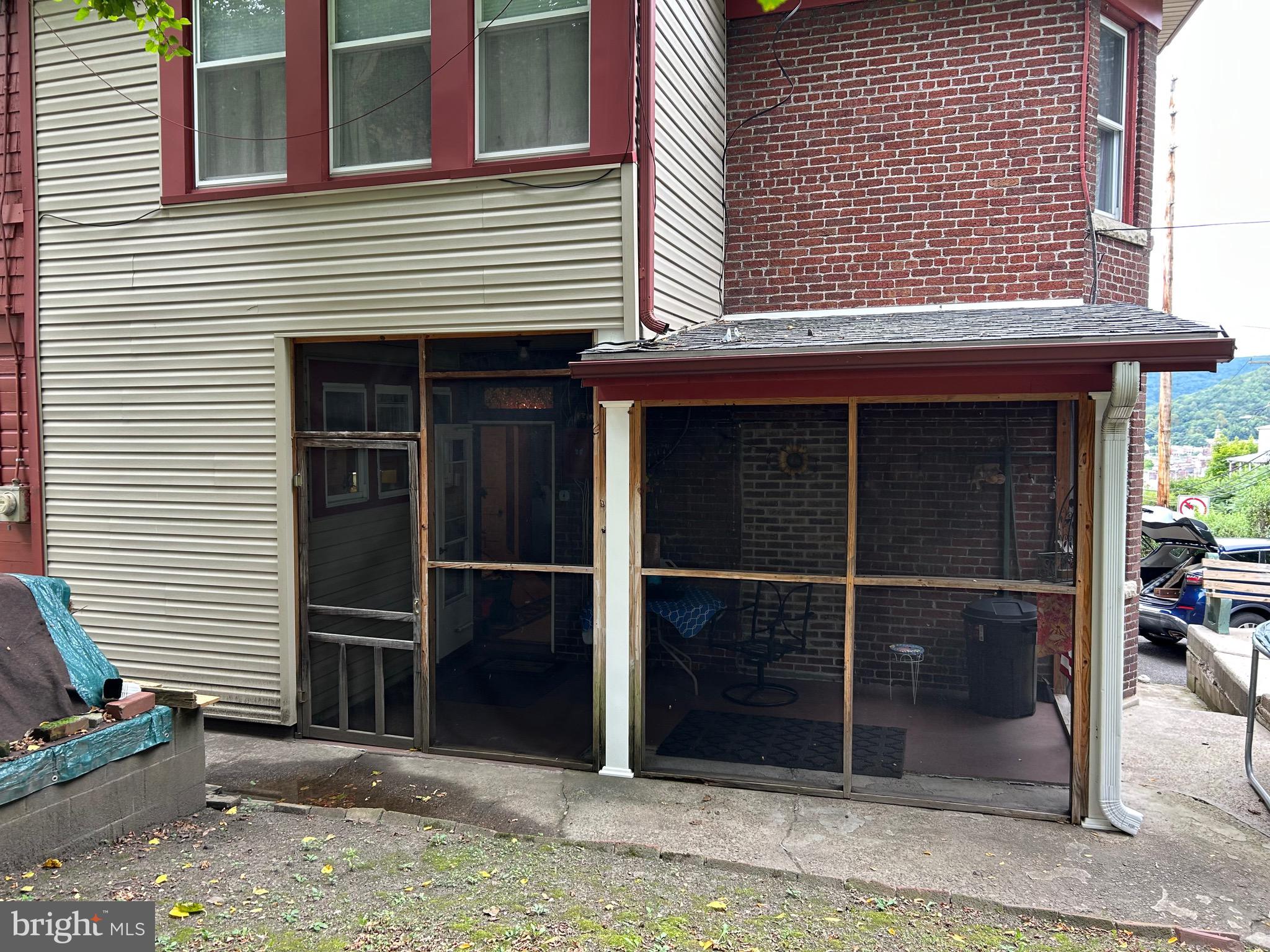 JOHNSON HEIGHTS - Residential