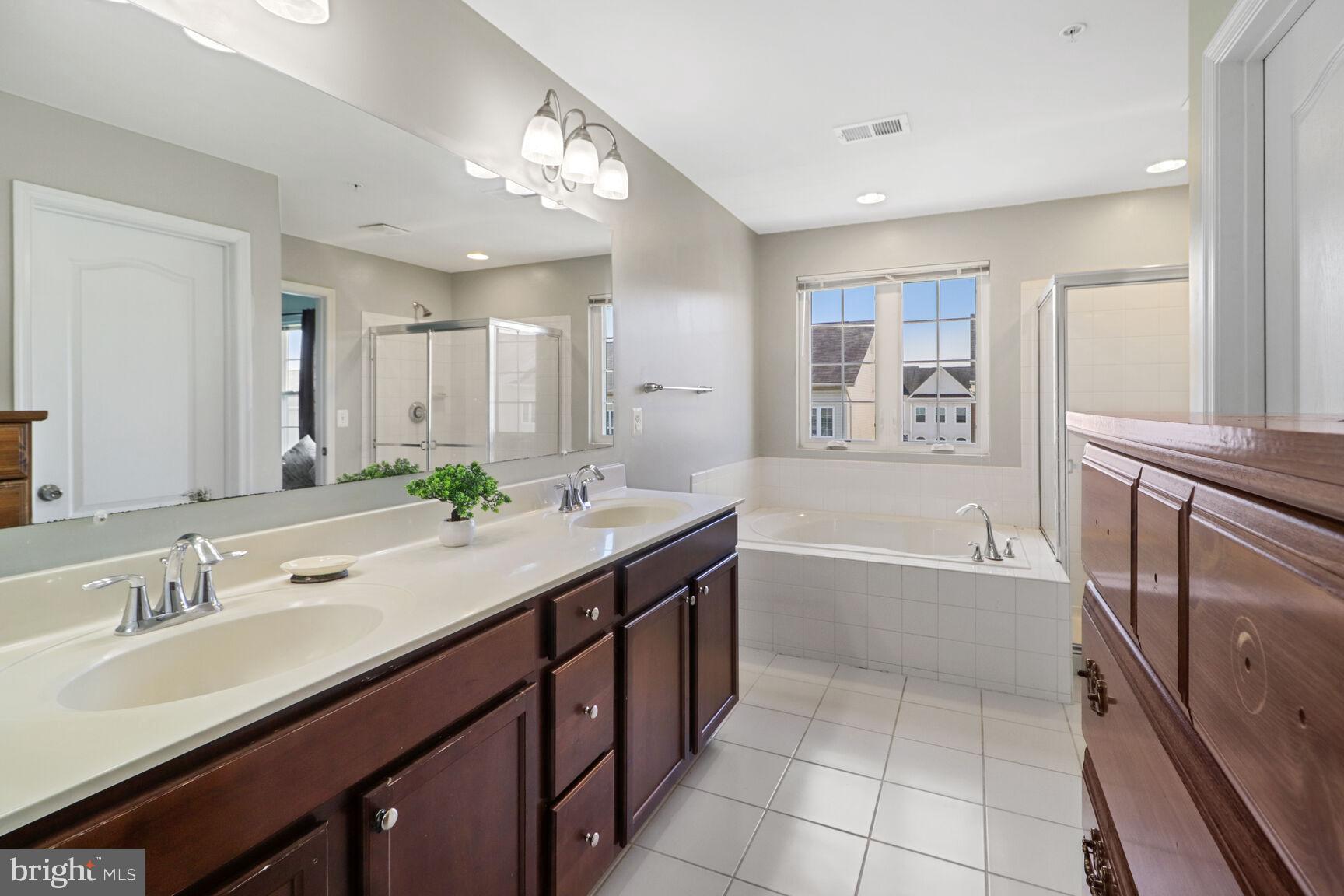 FIELDSTONE FARM - Residential