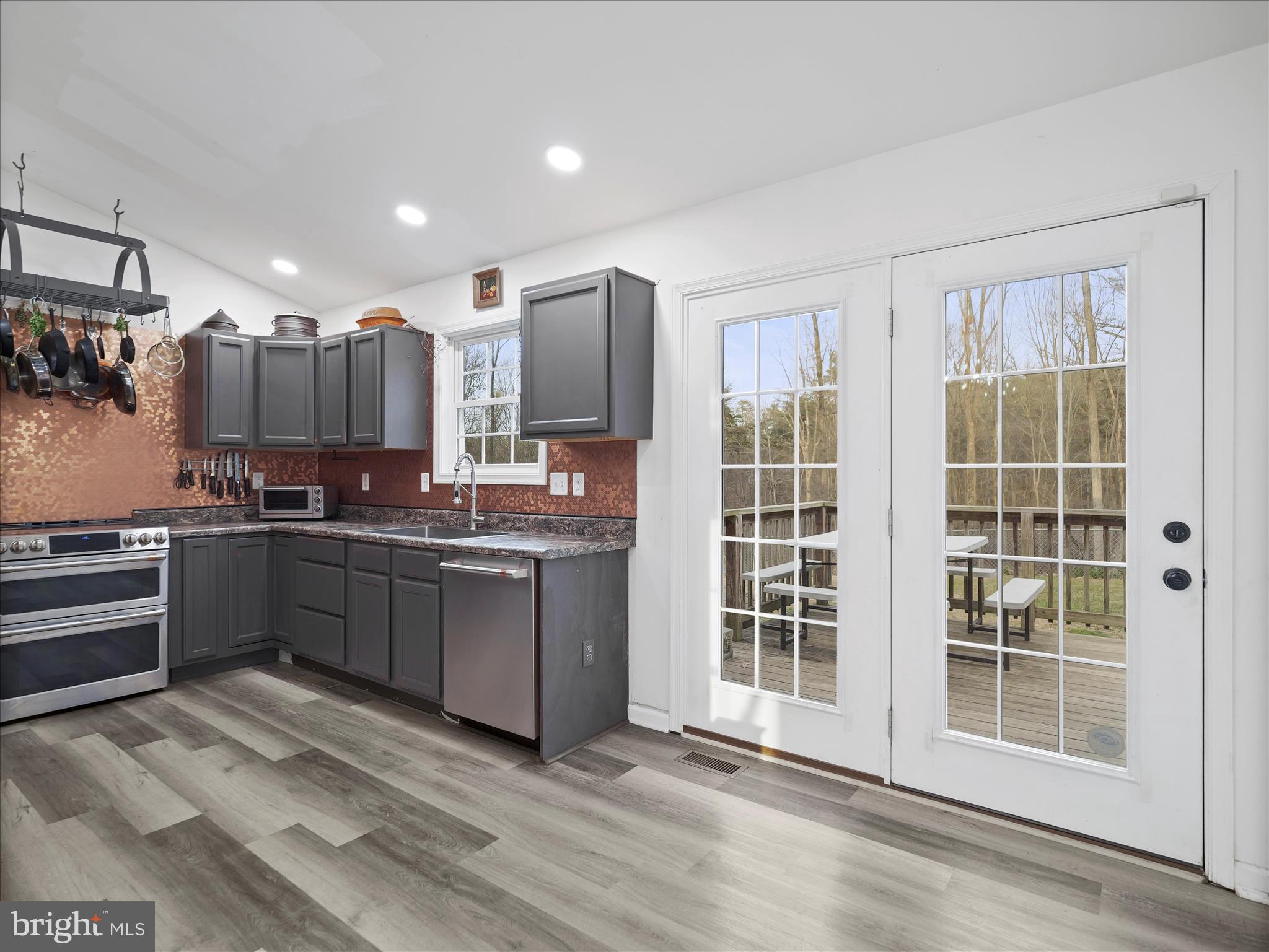 GREAT OAKS RETREAT - Residential