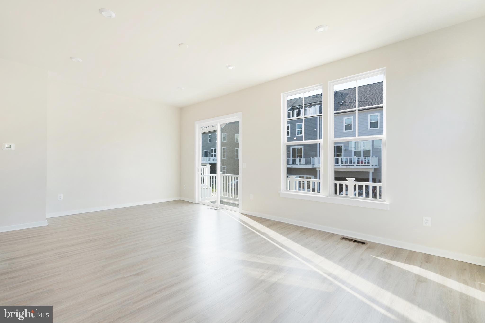 POTOMAC SHORES - Residential