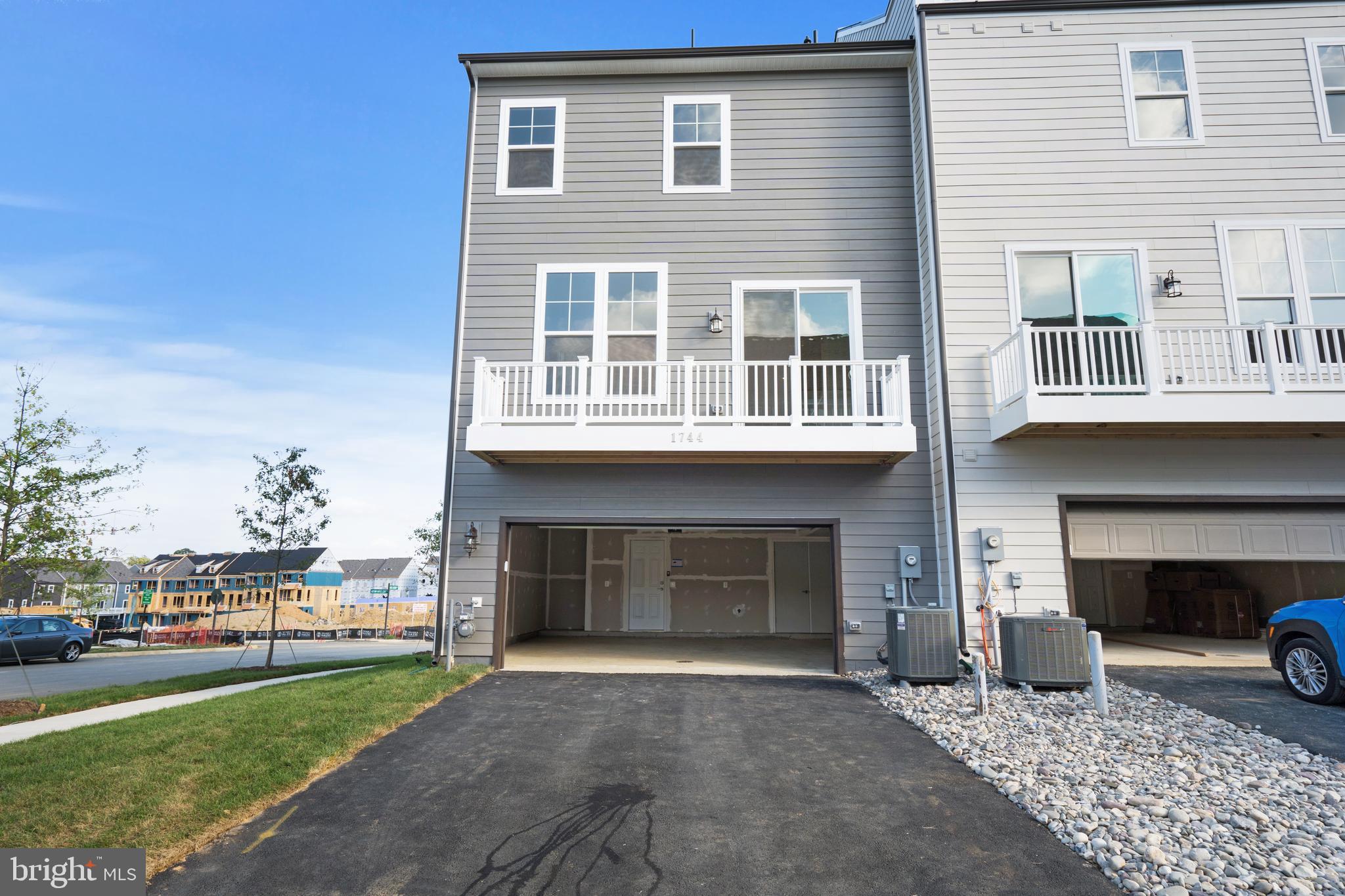 POTOMAC SHORES - Residential