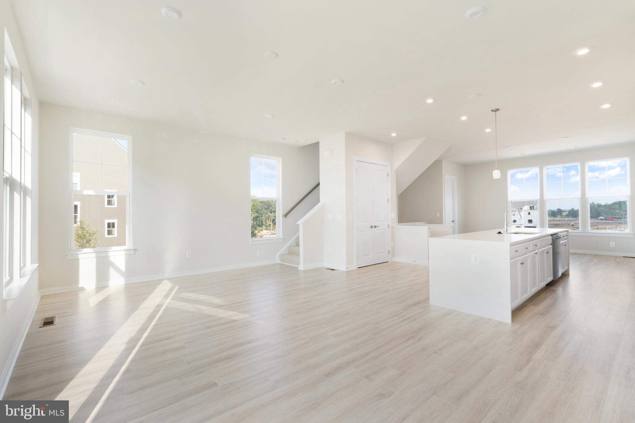 POTOMAC SHORES - Residential