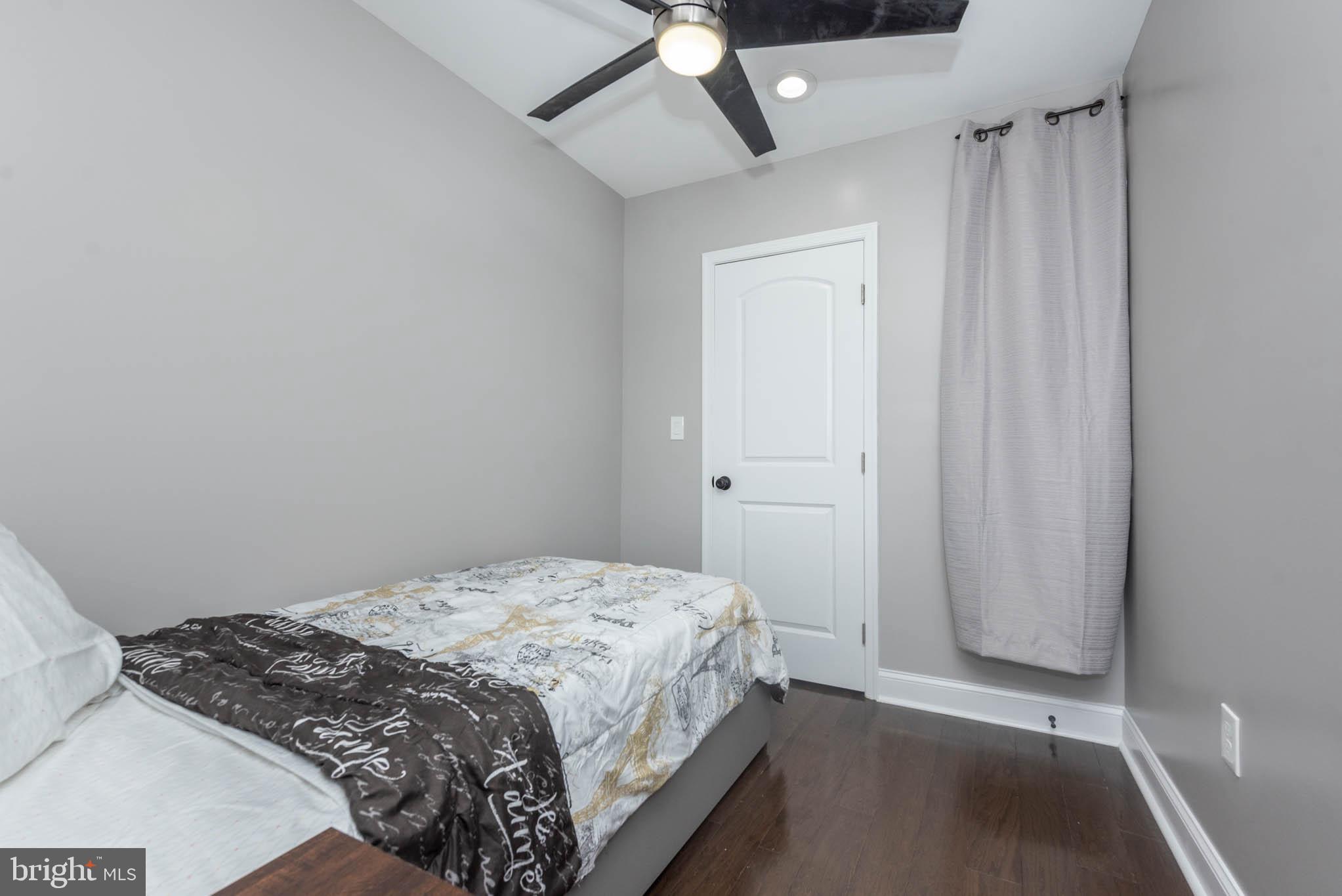 HOLLINS MARKET - Residential Lease