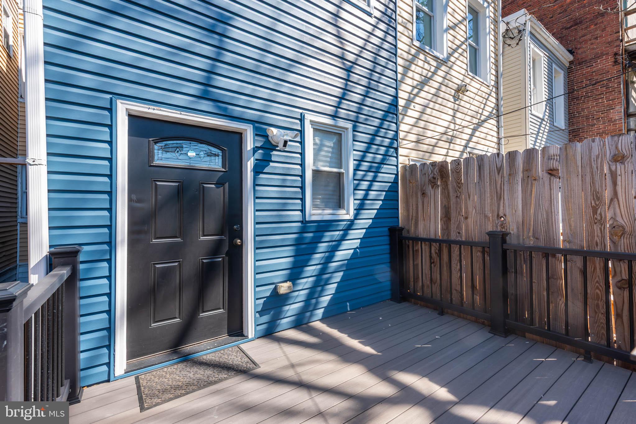 HOLLINS MARKET - Residential Lease