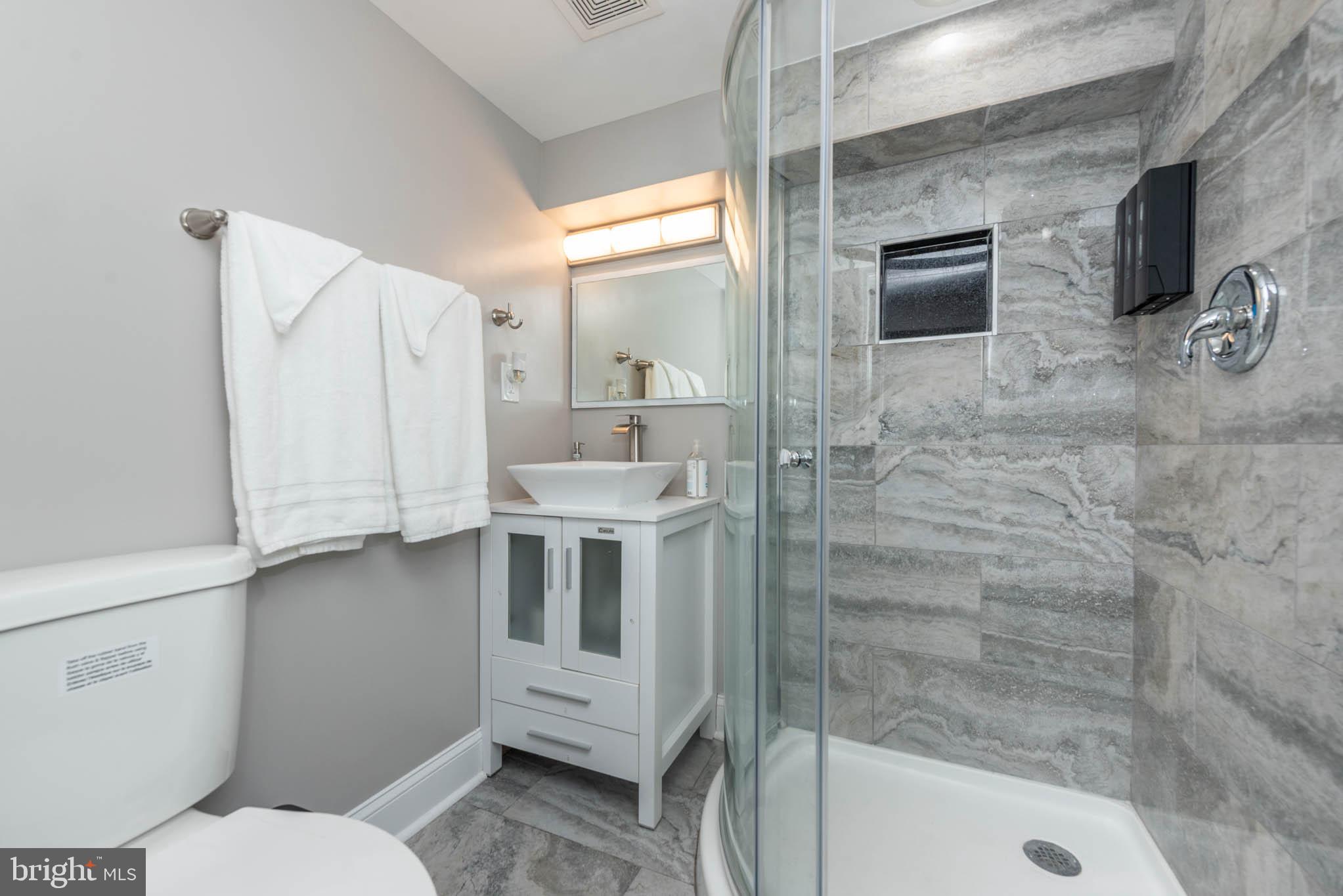 HOLLINS MARKET - Residential Lease