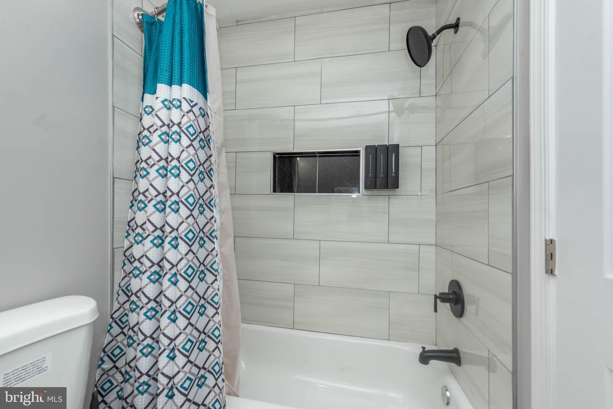 HOLLINS MARKET - Residential Lease