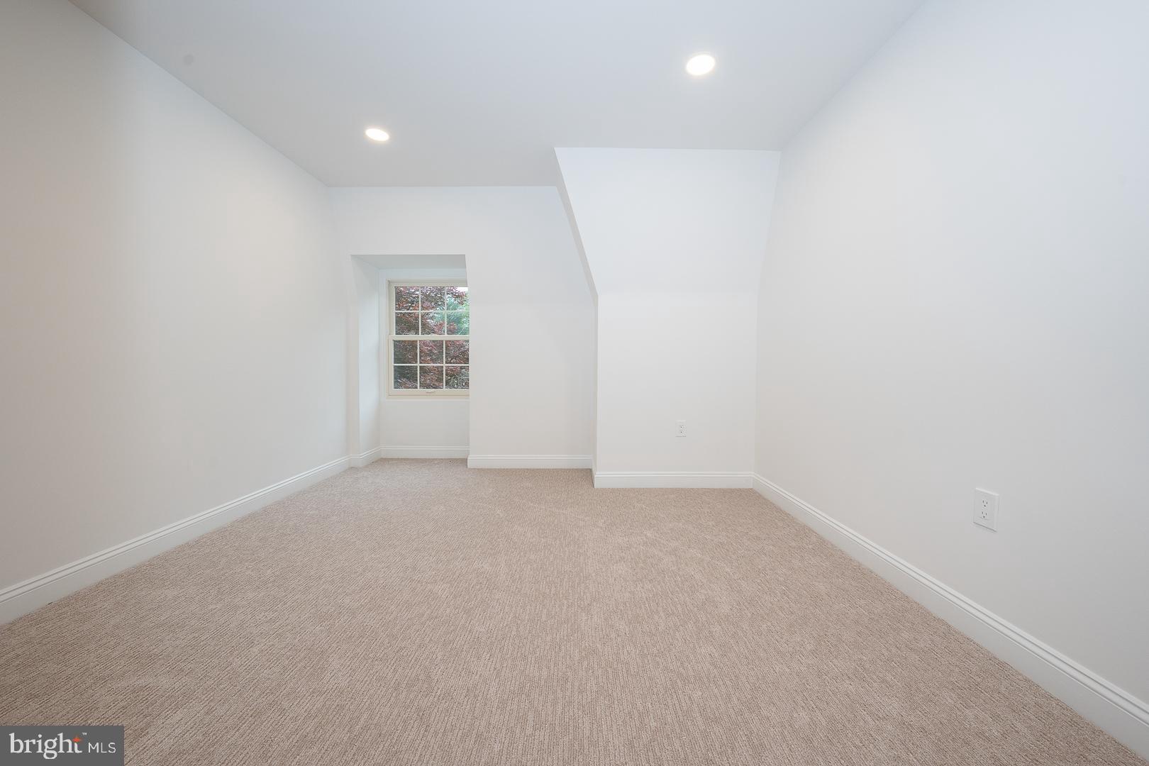 LAFAYETTE HILL - Residential