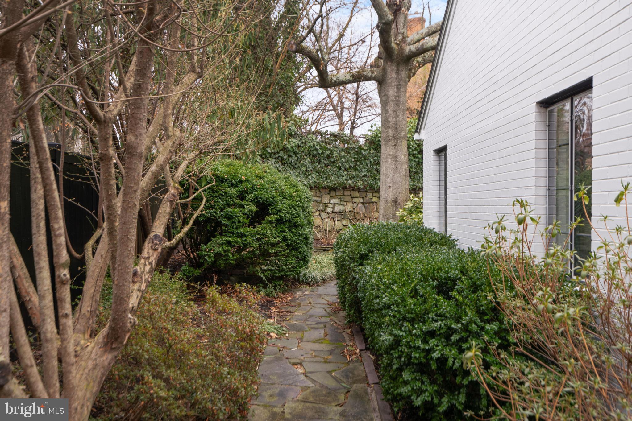 CLOVER - Residential