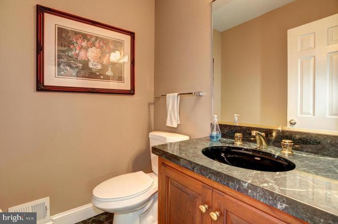 POTOMAC OUTSIDE - Residential Lease