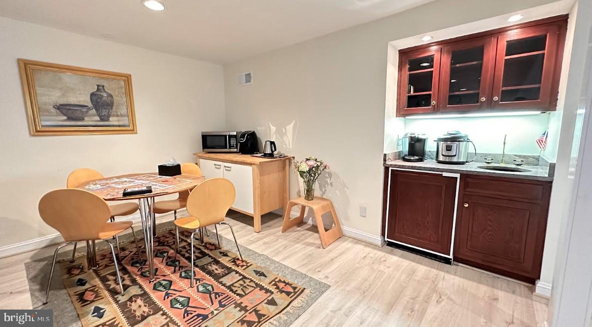 POTOMAC OUTSIDE - Residential Lease