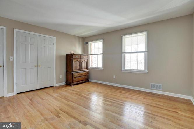 POTOMAC OUTSIDE - Residential Lease