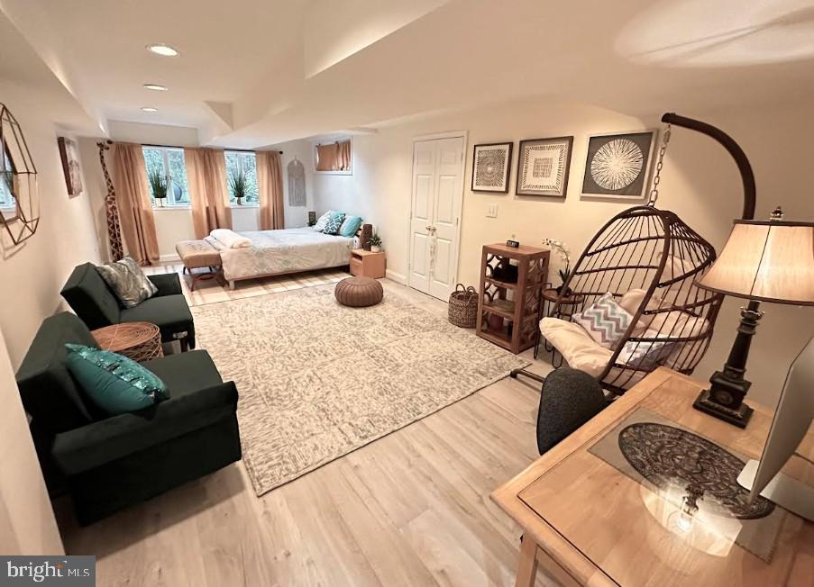 POTOMAC OUTSIDE - Residential Lease