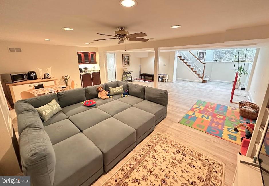 POTOMAC OUTSIDE - Residential Lease