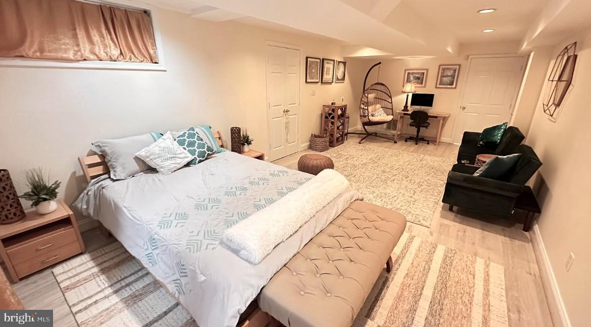 POTOMAC OUTSIDE - Residential Lease