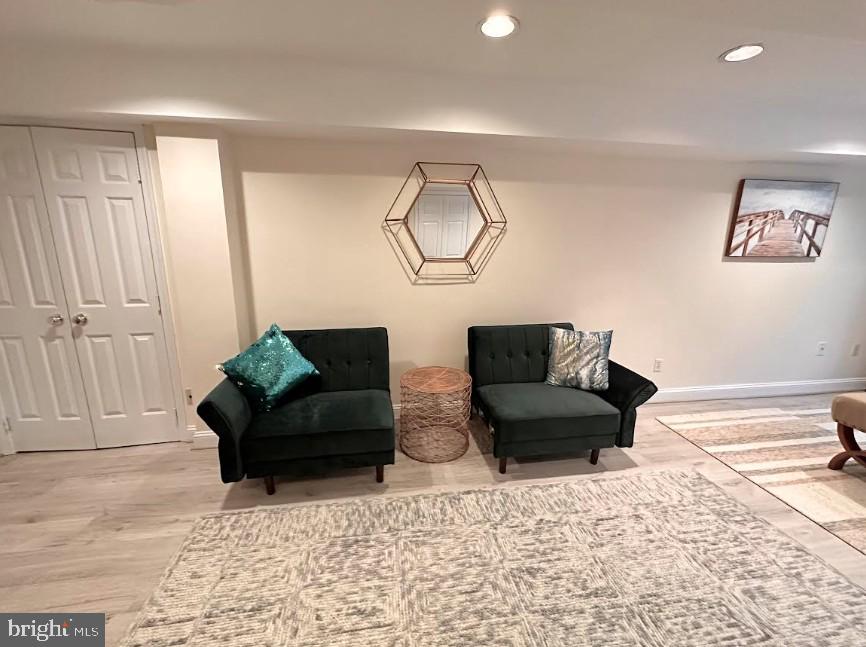 POTOMAC OUTSIDE - Residential Lease