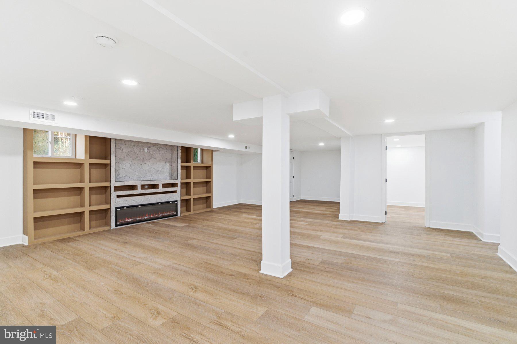 LANDSDOWNE - Residential