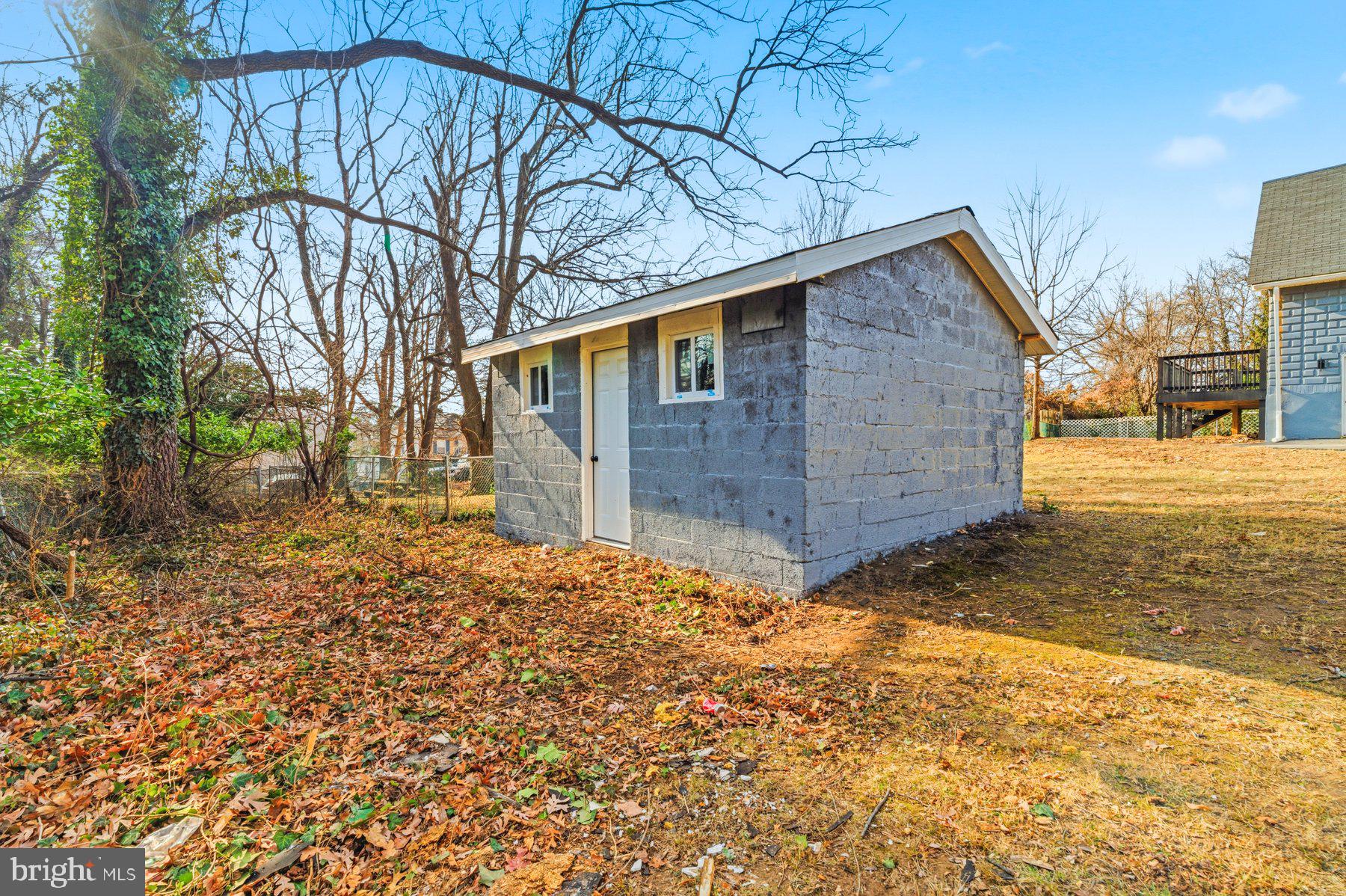 LANDSDOWNE - Residential