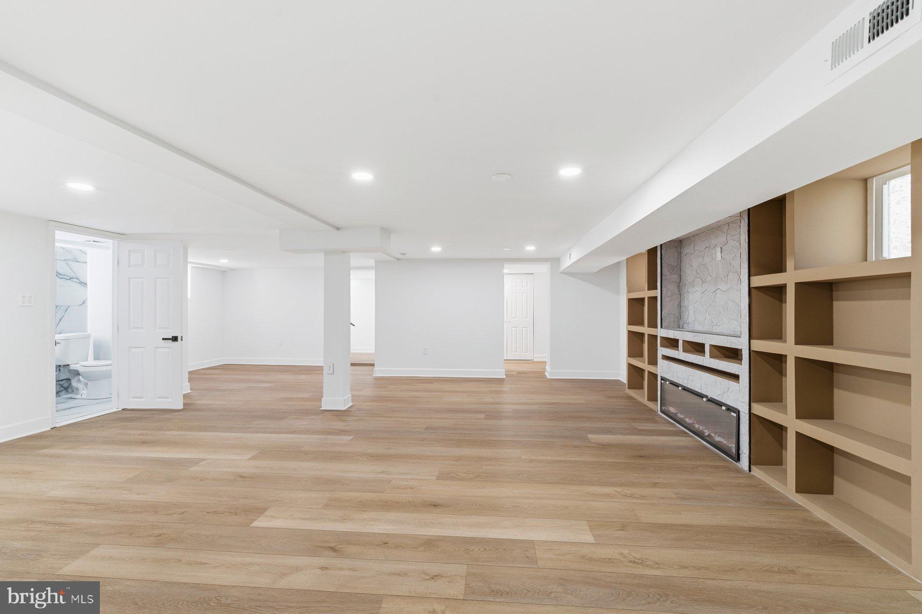 LANDSDOWNE - Residential