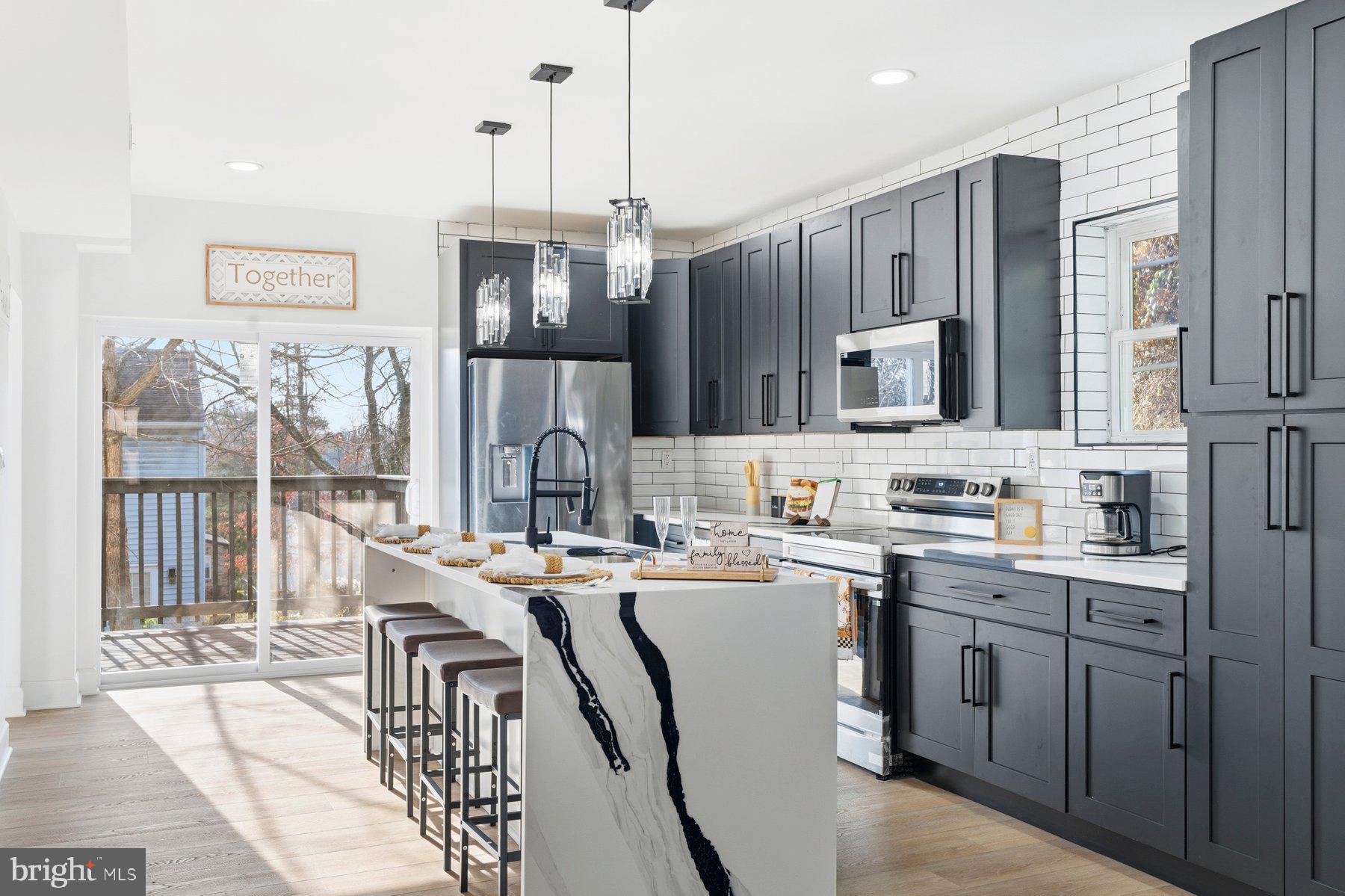 LANDSDOWNE - Residential