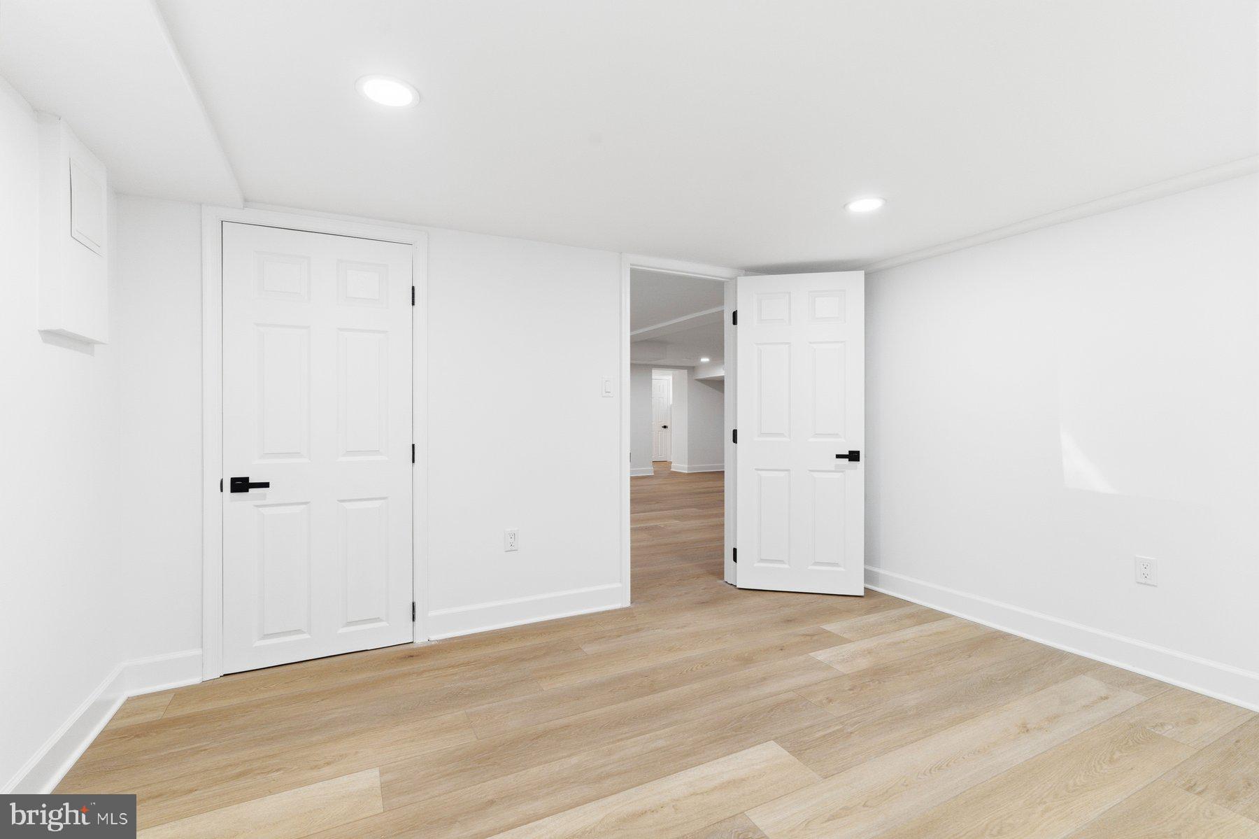 LANDSDOWNE - Residential