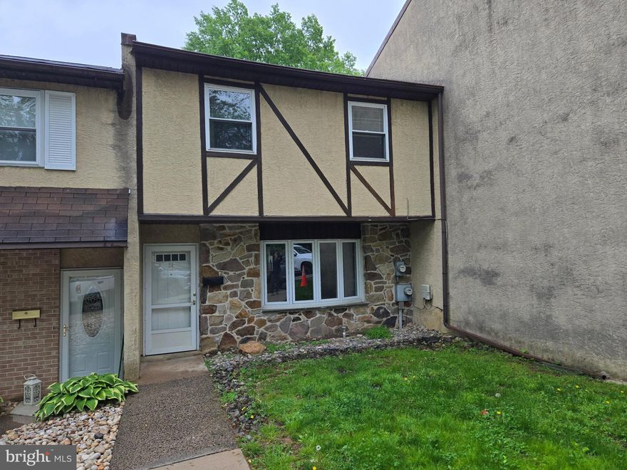 Nicely updated Townhome in Upper Moreland Township near Pa Turnpike and Route 611.   Small private Townhome community with assigned parking, rear deck, storage sheds.  Beautiful white Shaker kitchen with Stainless Appliances and granite counters.   Generous Master Bedroom with full bath, closet and ceiling fan.  Laundry room with washer and dryer.  High efficiency HVAC system.  New vinyl plank flooring and carpets.  One small pet possible.  Convenient to Pa Turnpike and other major commuter routes.  Near major shopping and employment centers.