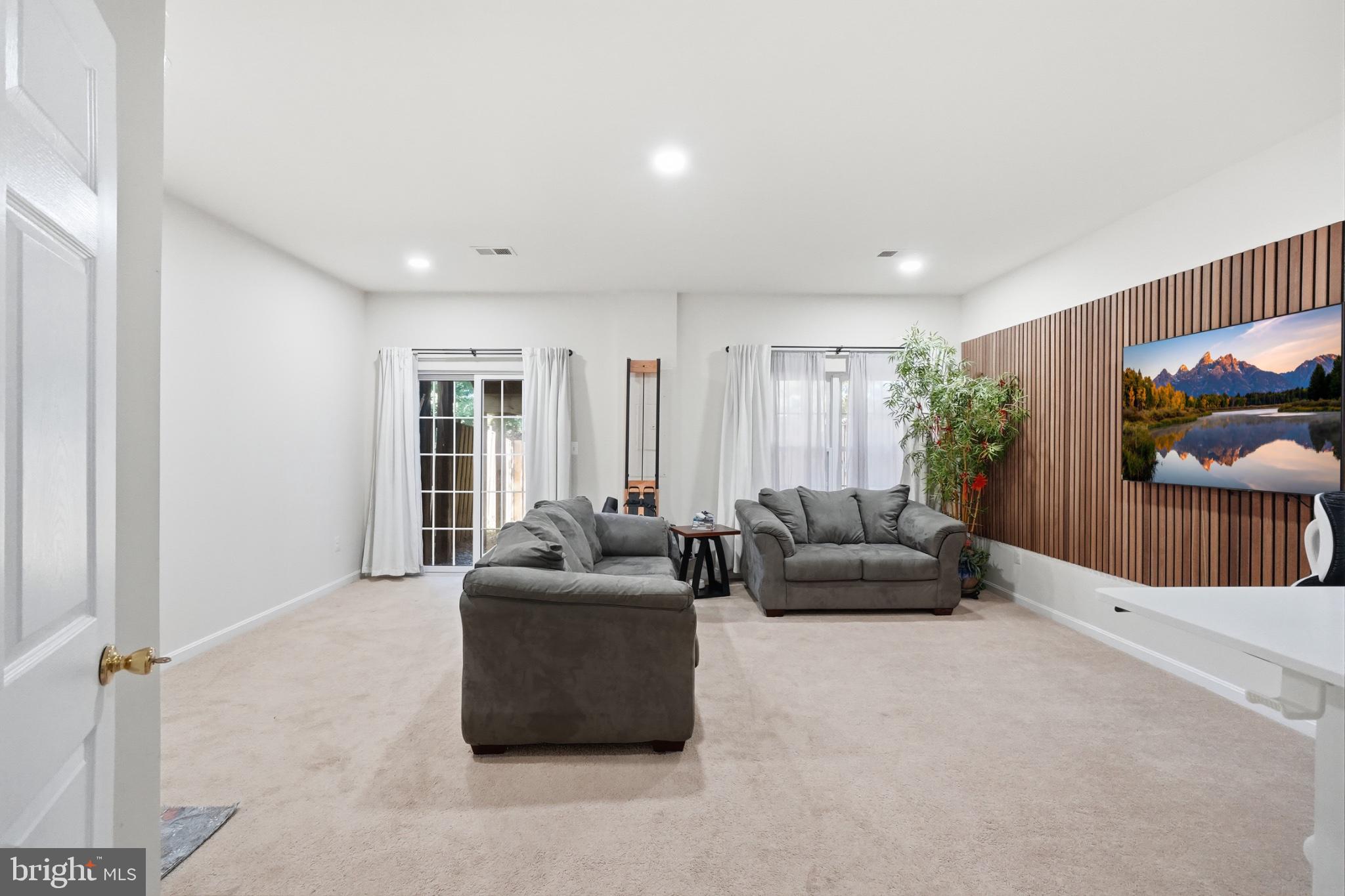 9717 KENNOWAY COURT