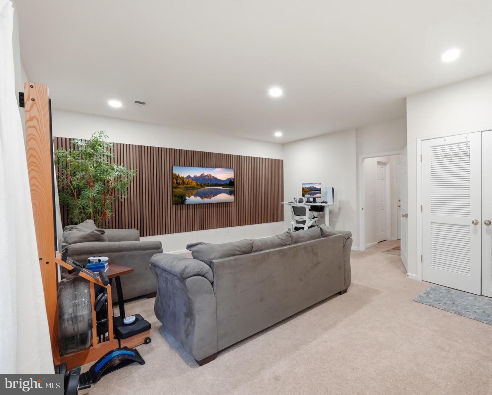 9717 KENNOWAY COURT
