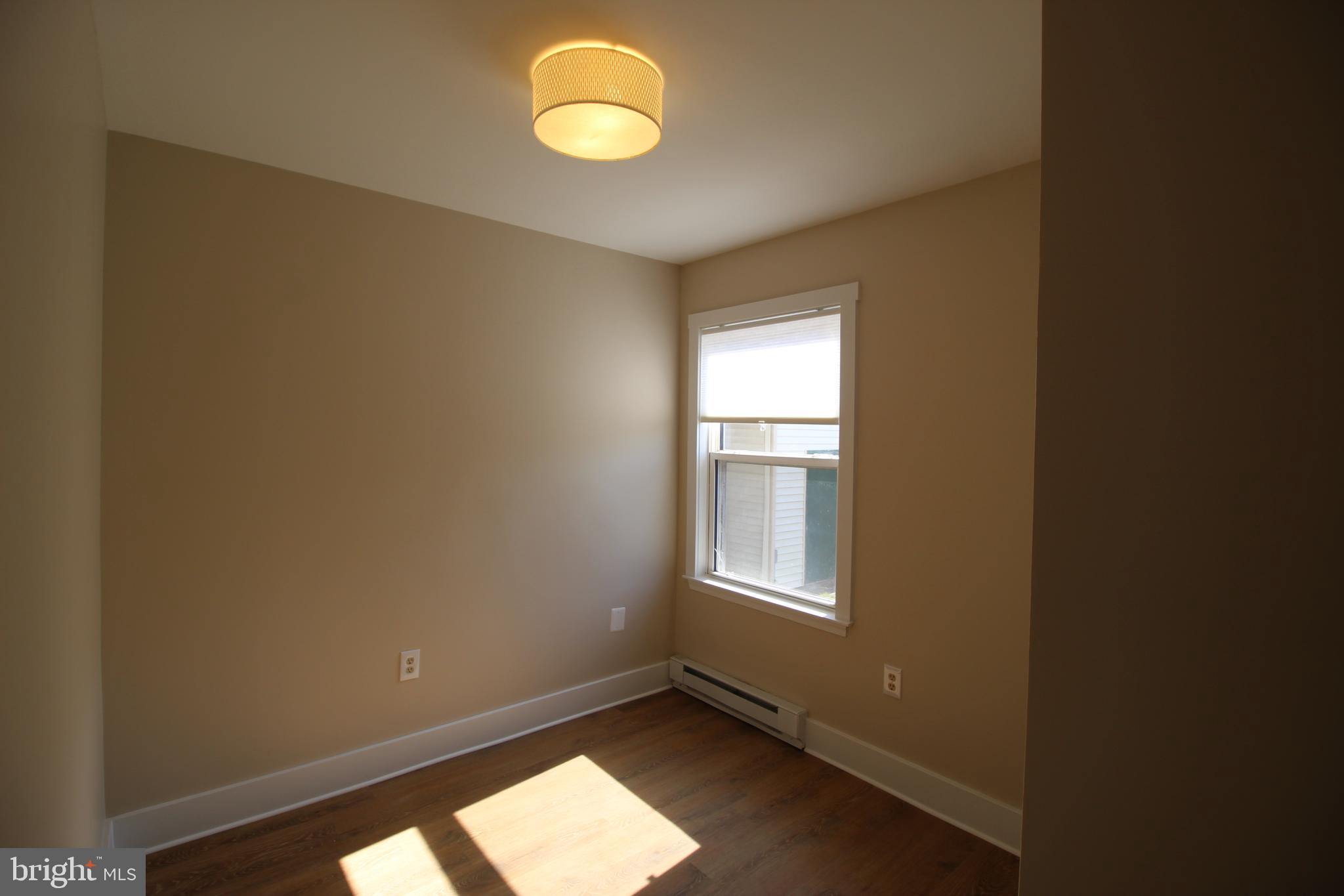 EDGEWATER - Residential Lease