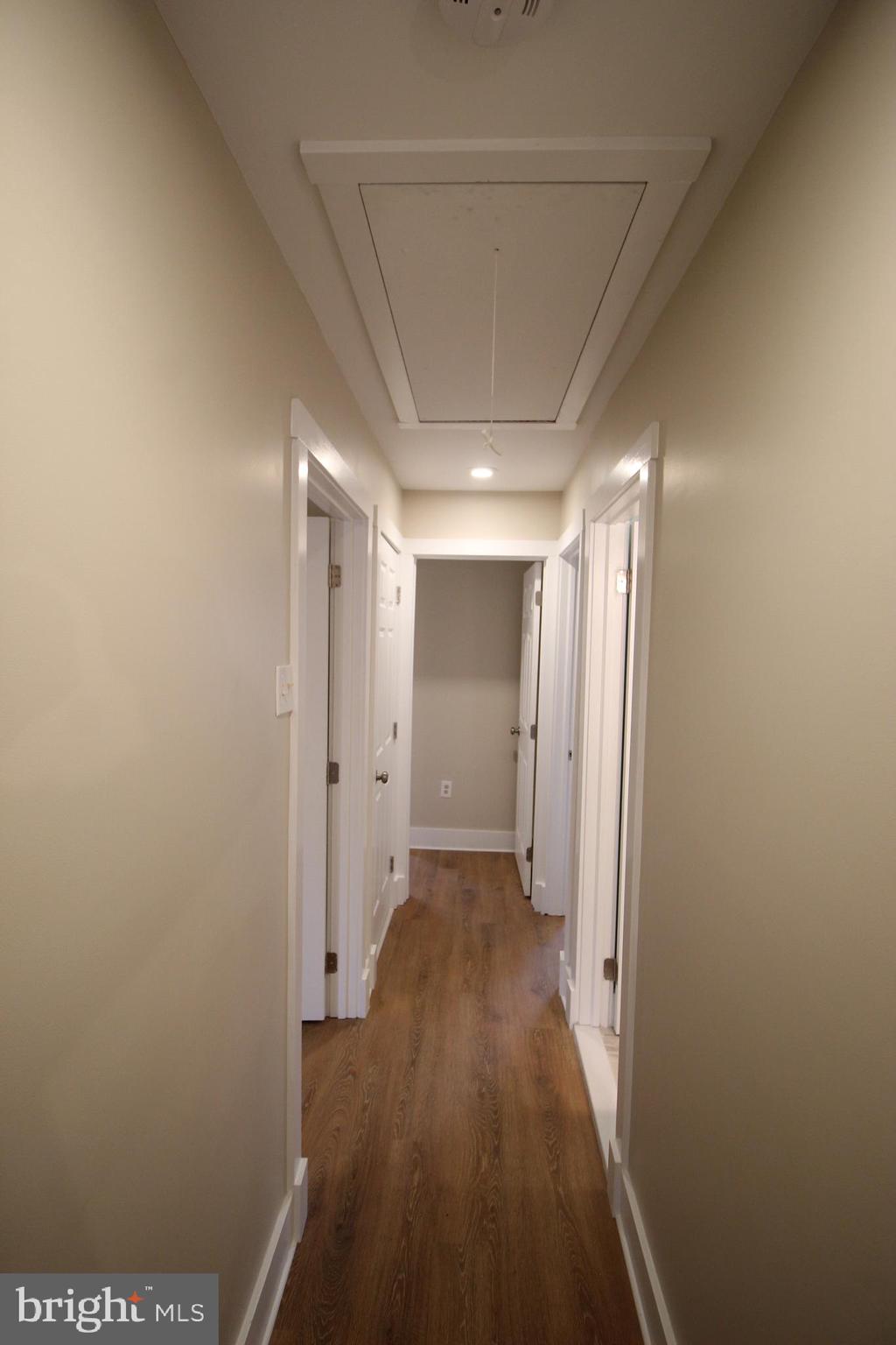 EDGEWATER - Residential Lease