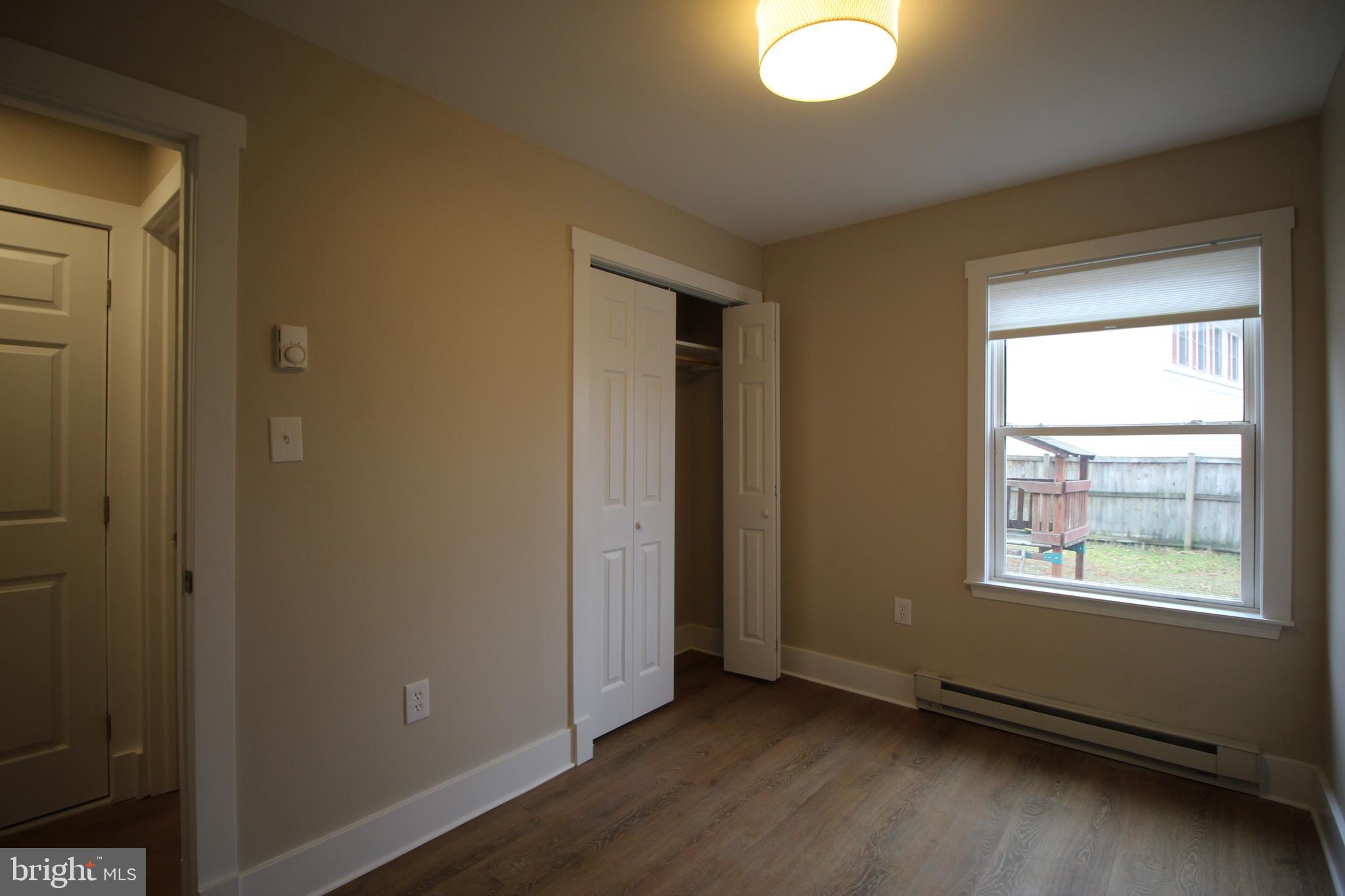 EDGEWATER - Residential Lease