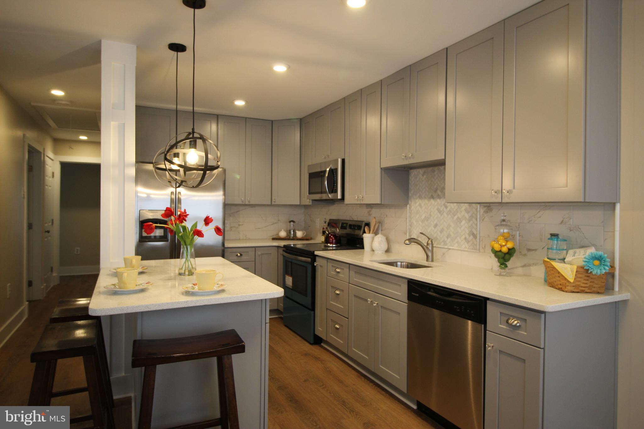 EDGEWATER - Residential Lease