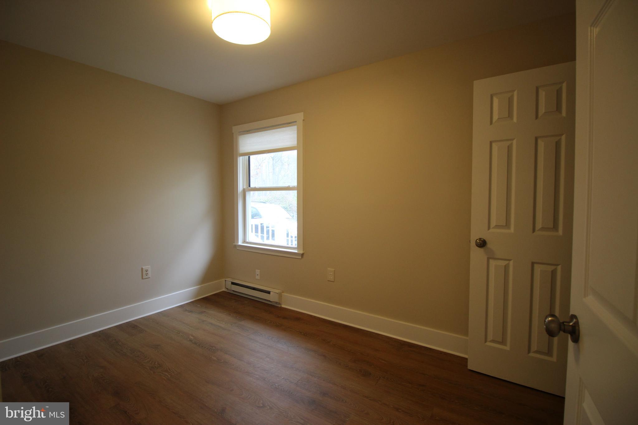 EDGEWATER - Residential Lease