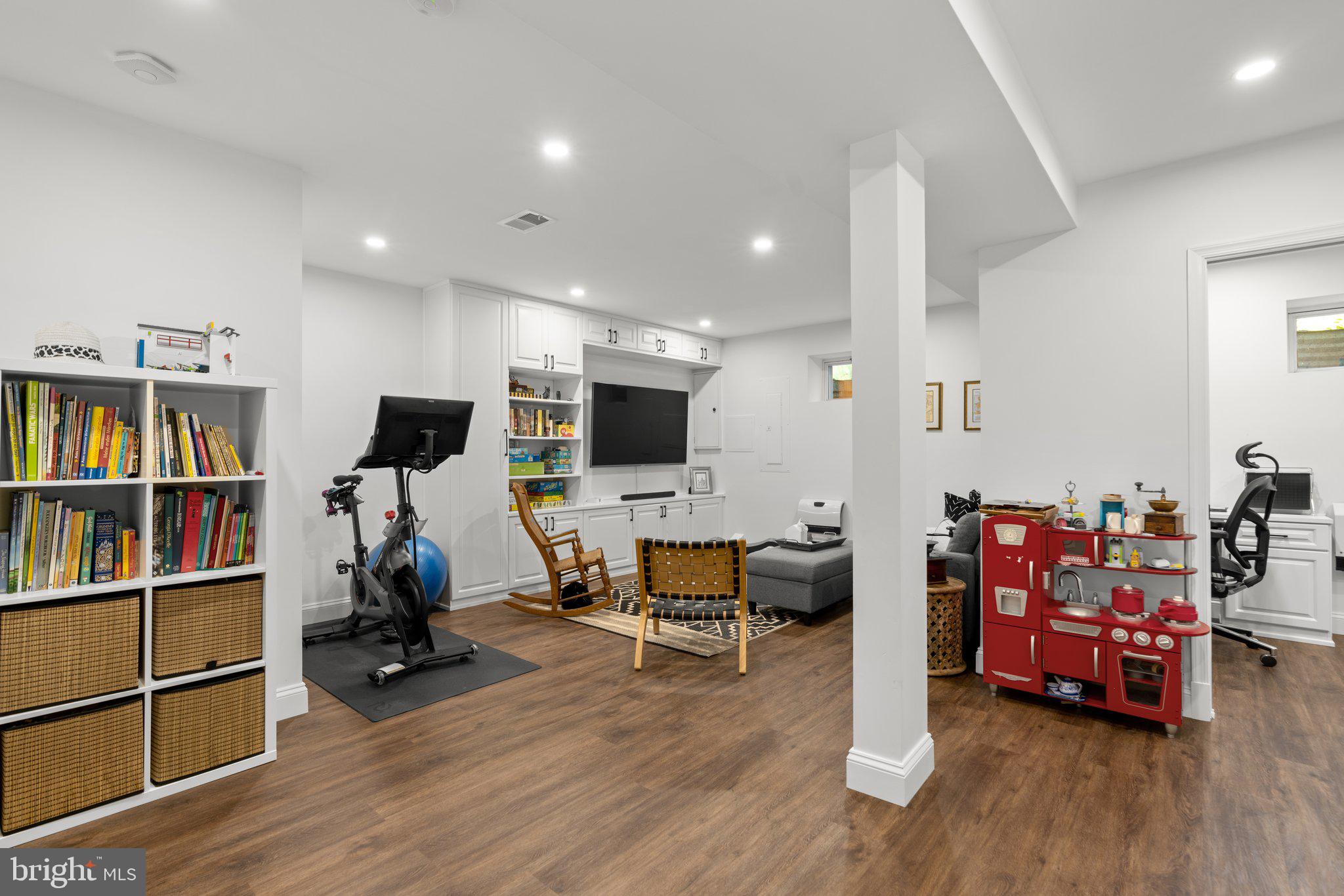 SOMERSET HEIGHTS - Residential Lease