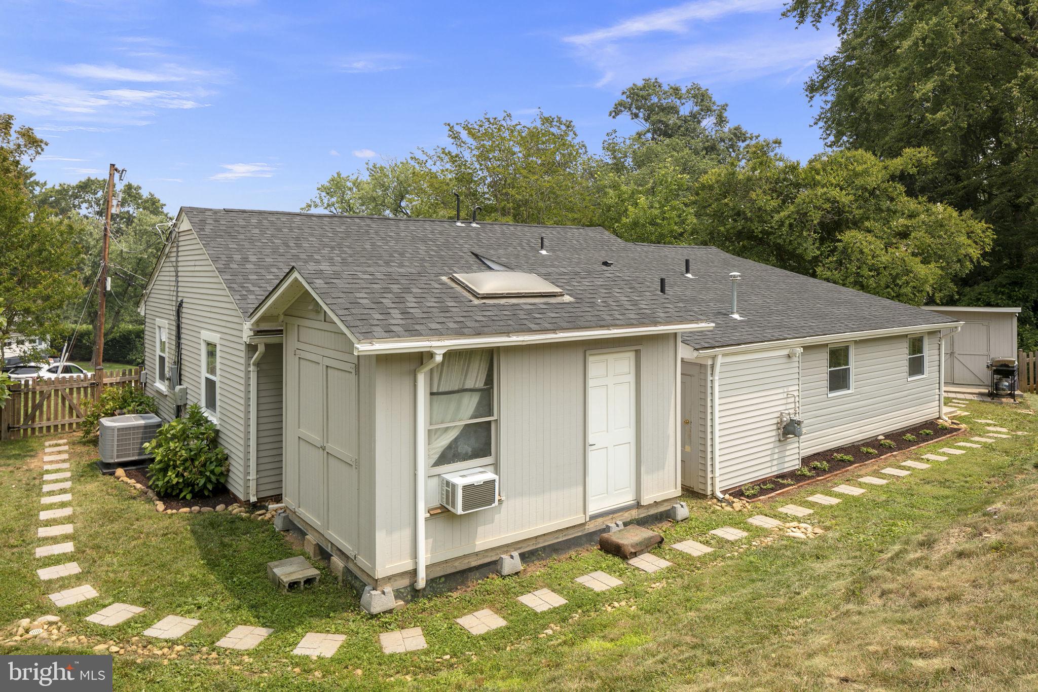 VIRGINIA HILLS - Residential