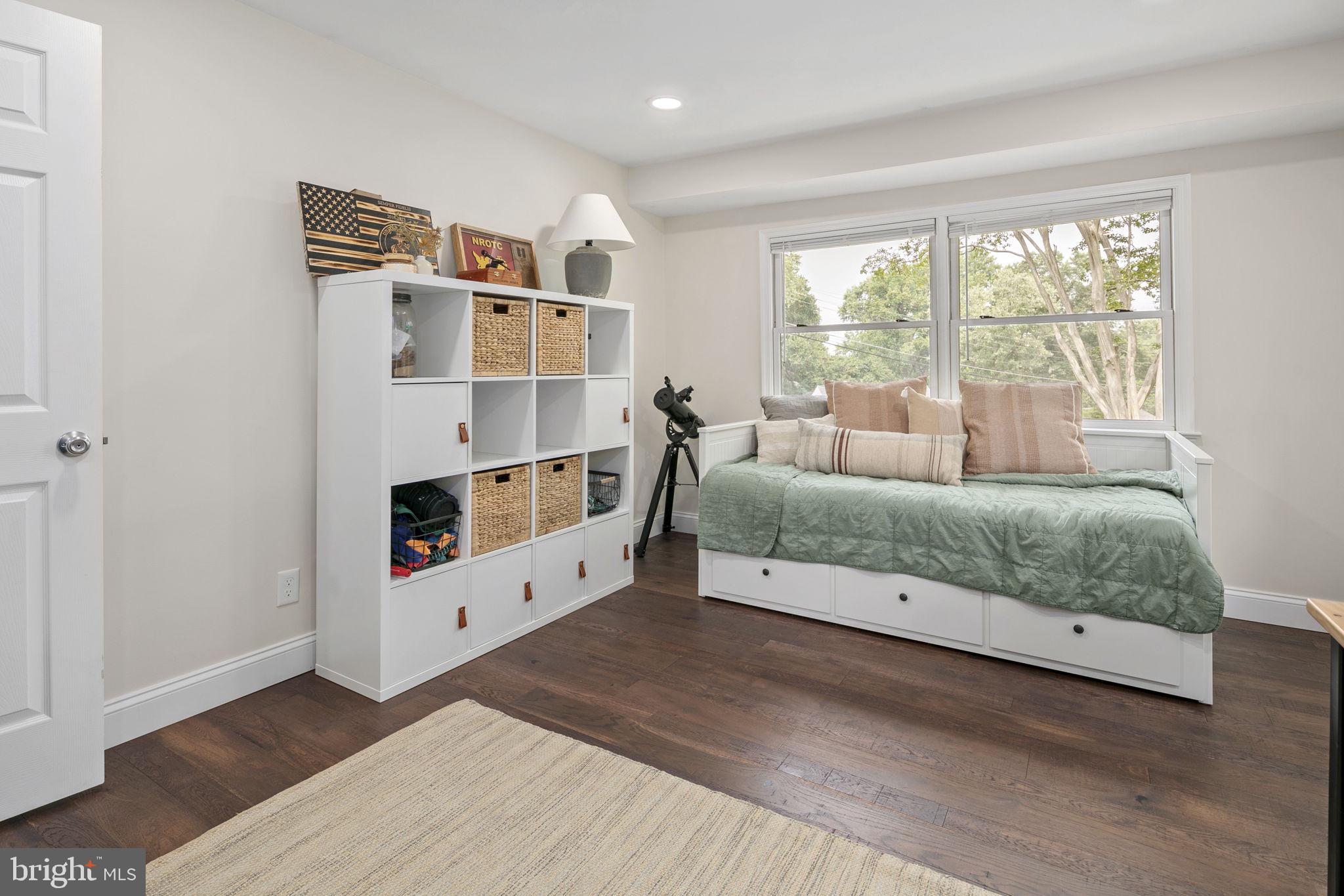 VIRGINIA HILLS - Residential