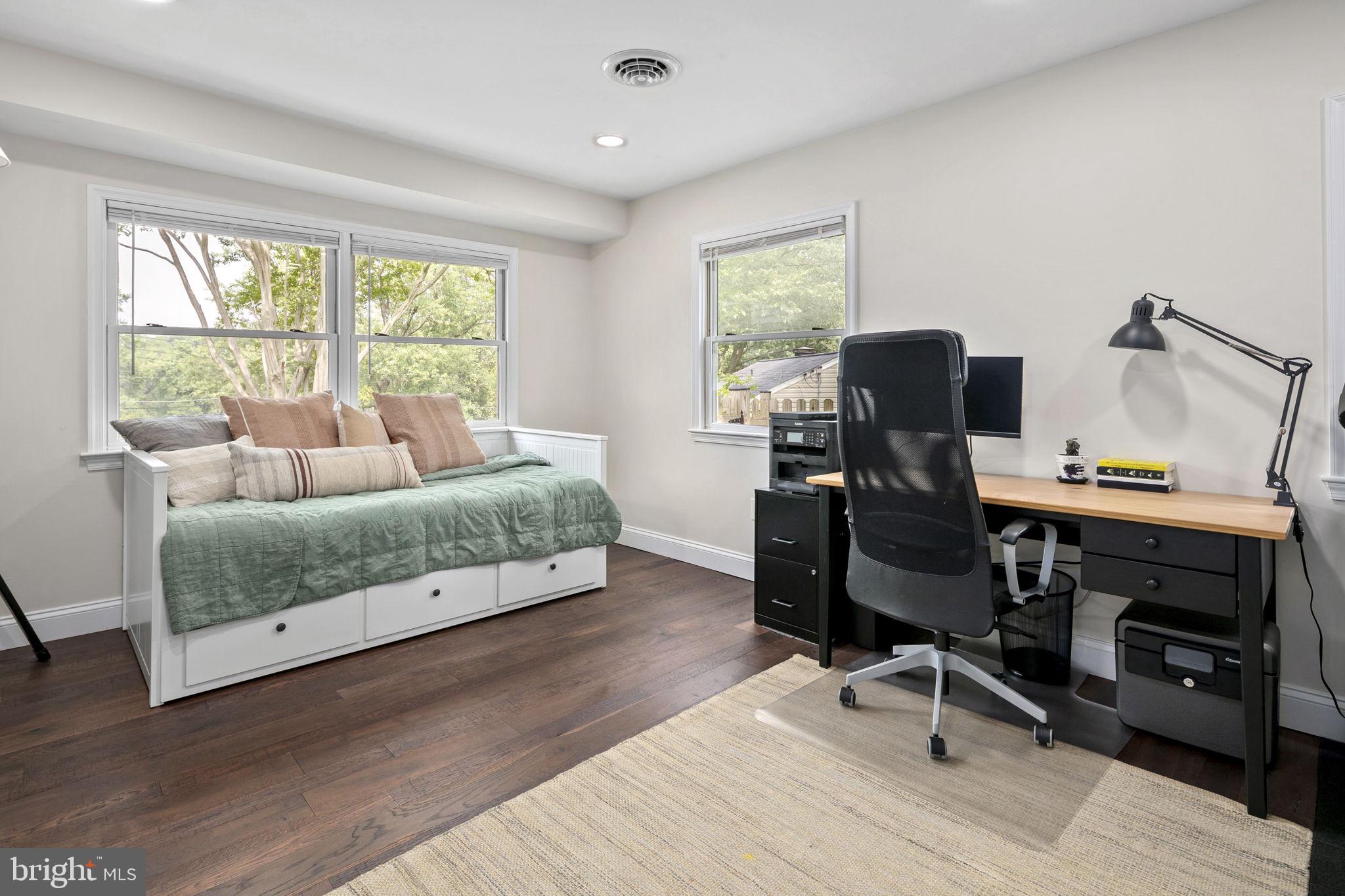 VIRGINIA HILLS - Residential