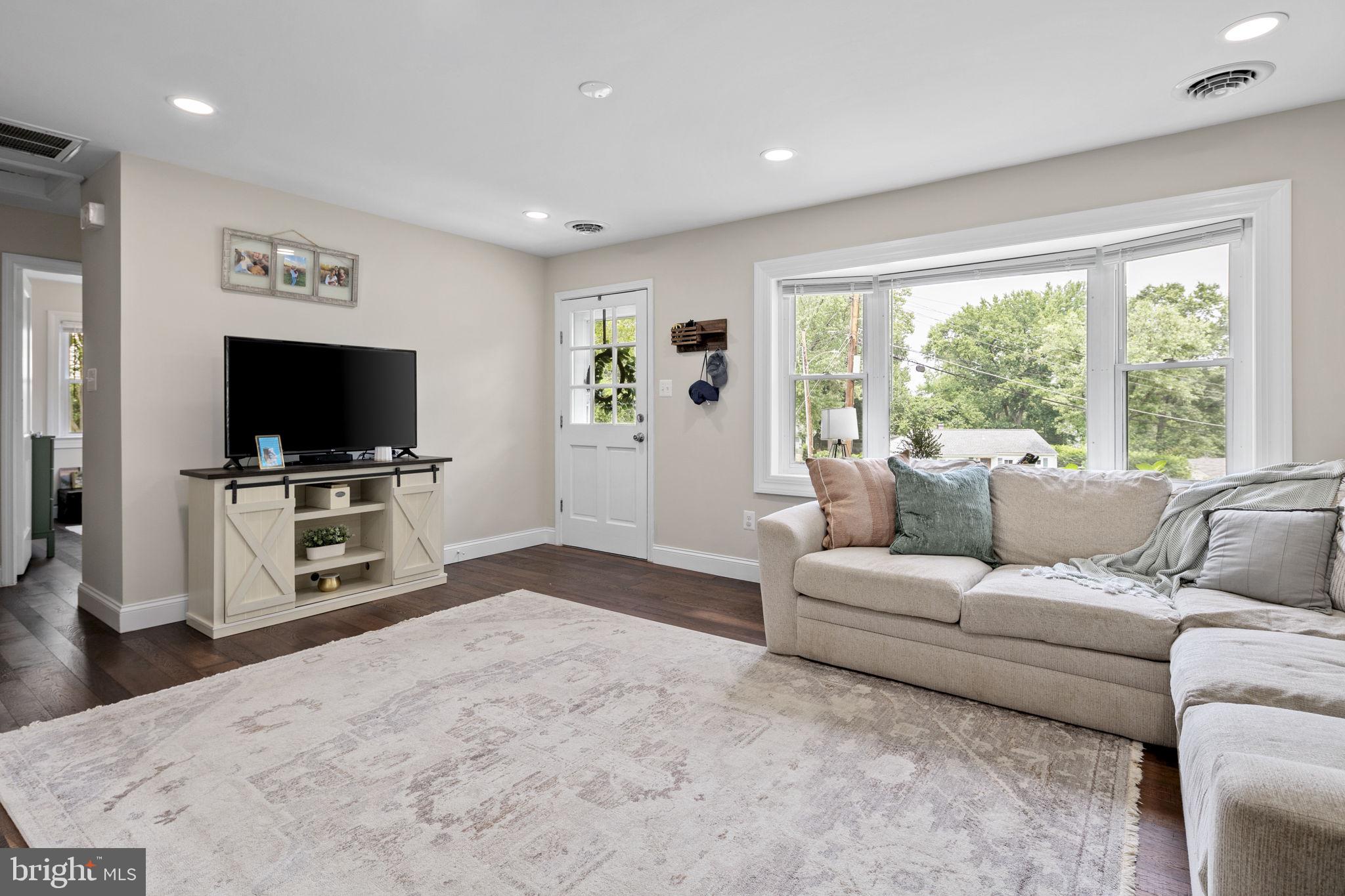 VIRGINIA HILLS - Residential